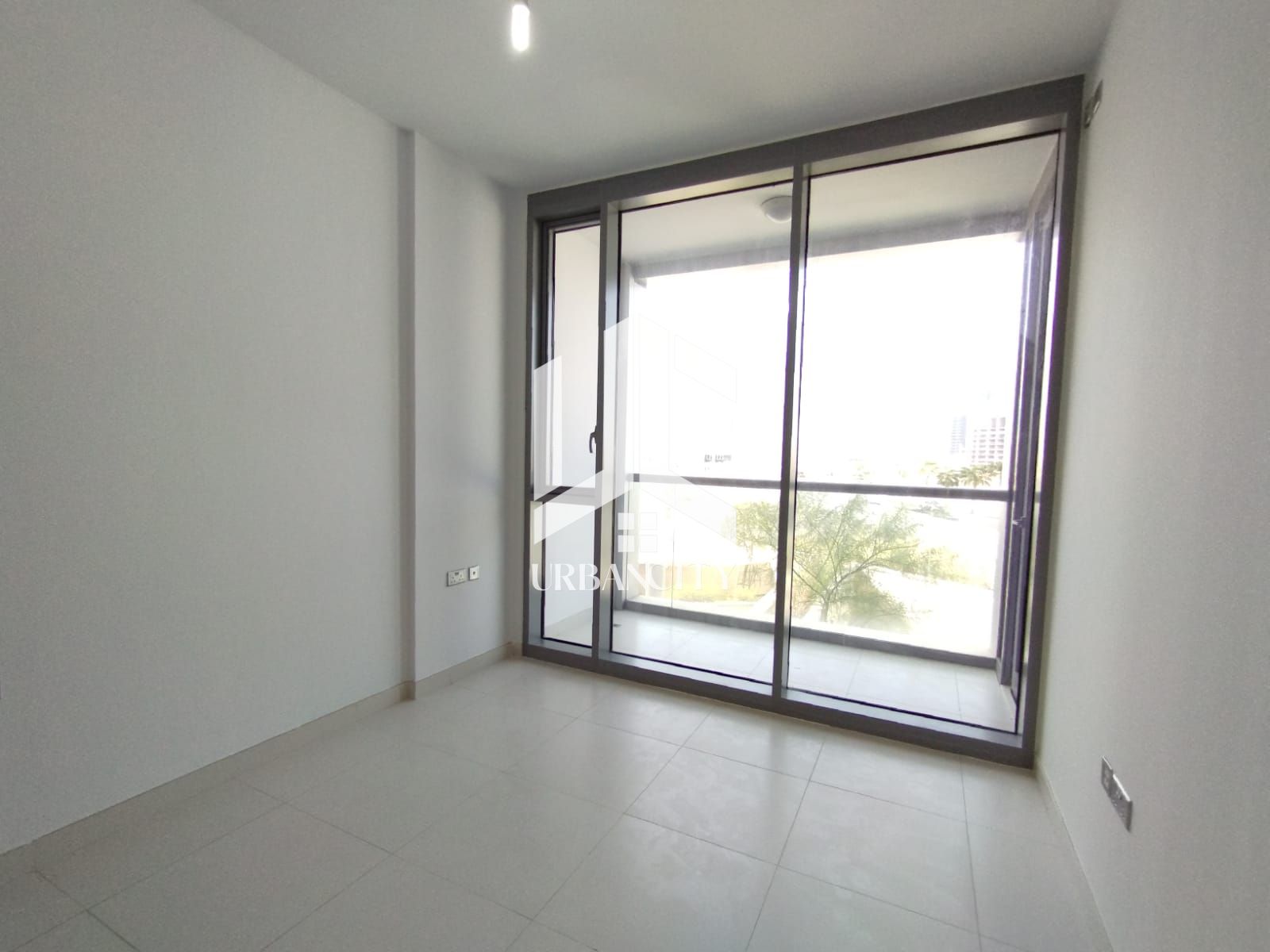 High Floor |1 BR | Great Layout | Ideal Investment