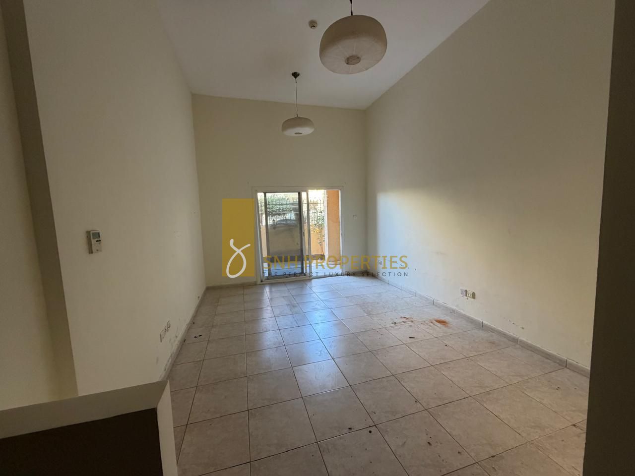 UNFURNISHED | COMMUNITY VIEW | VACANT