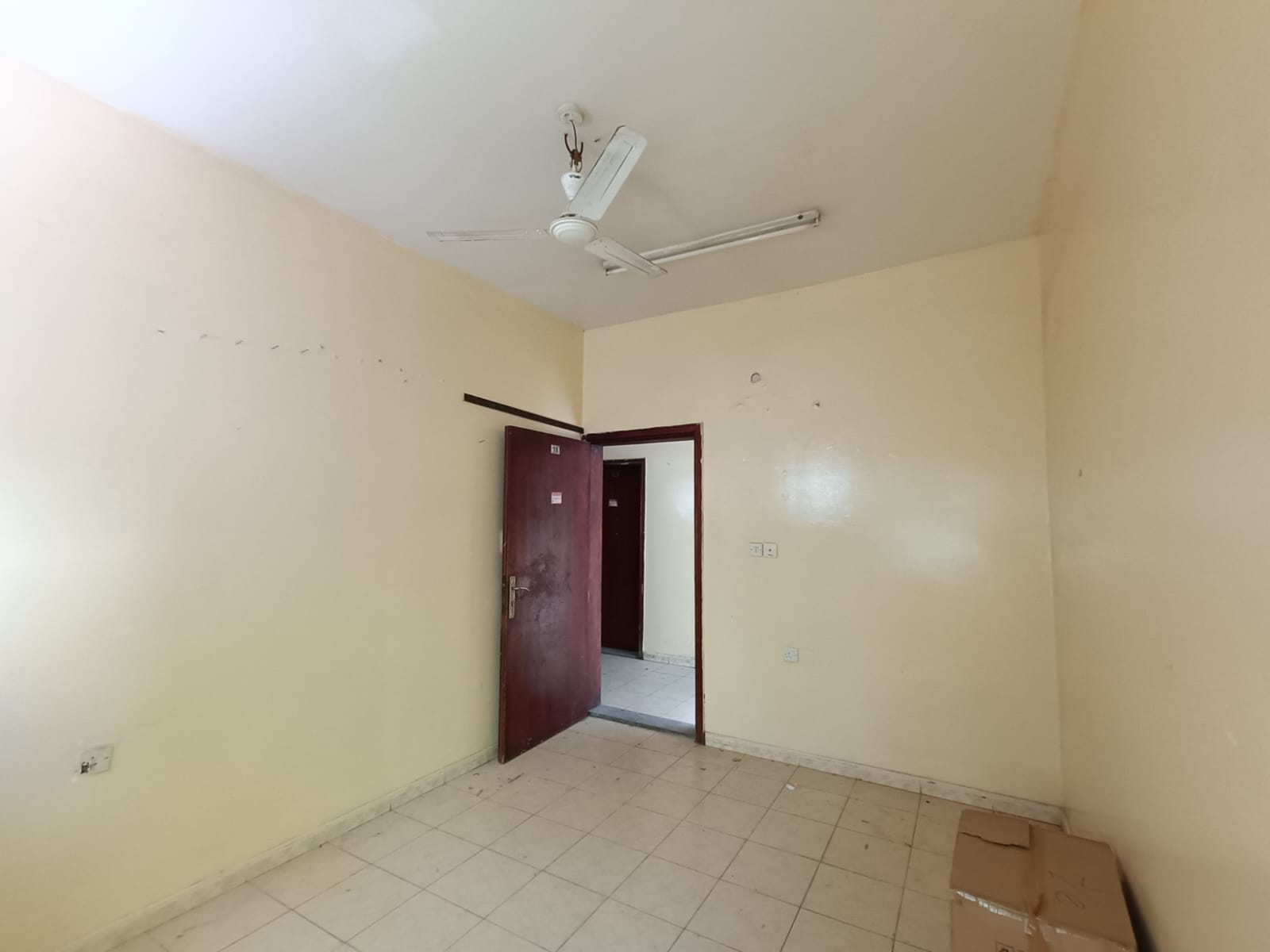 HOT DEAL ROOM FOR RENT FOR 8 PEOPLES INCLUDING ALL A/C AND WATER ELECTRICITY AND SEWERAGE PER ROOM MONTHLY 2500AED