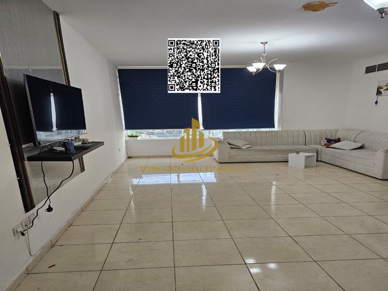 Open view, prime location close to services, freehold ownership.