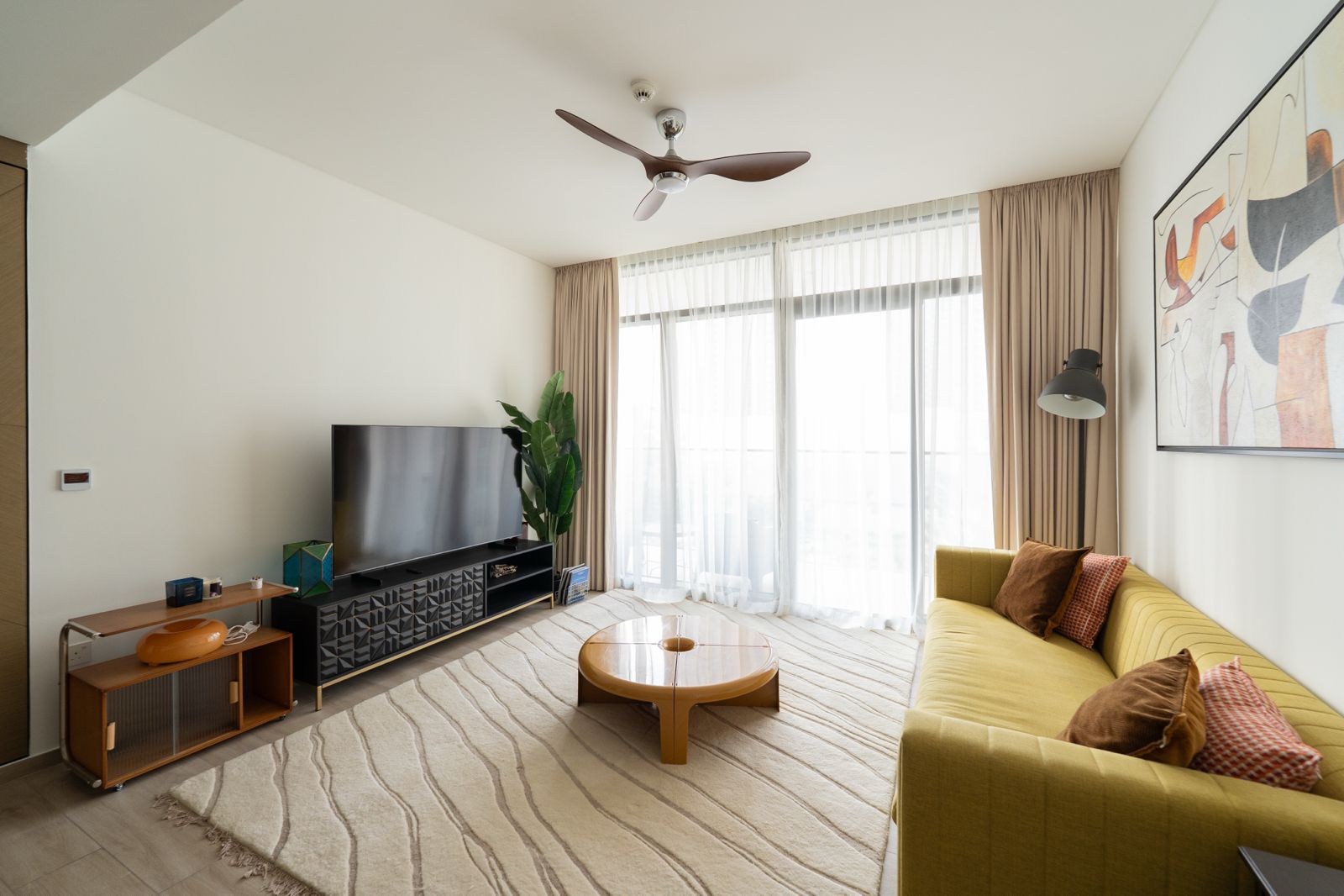Serviced Apartment l Fully Equipped l Modern