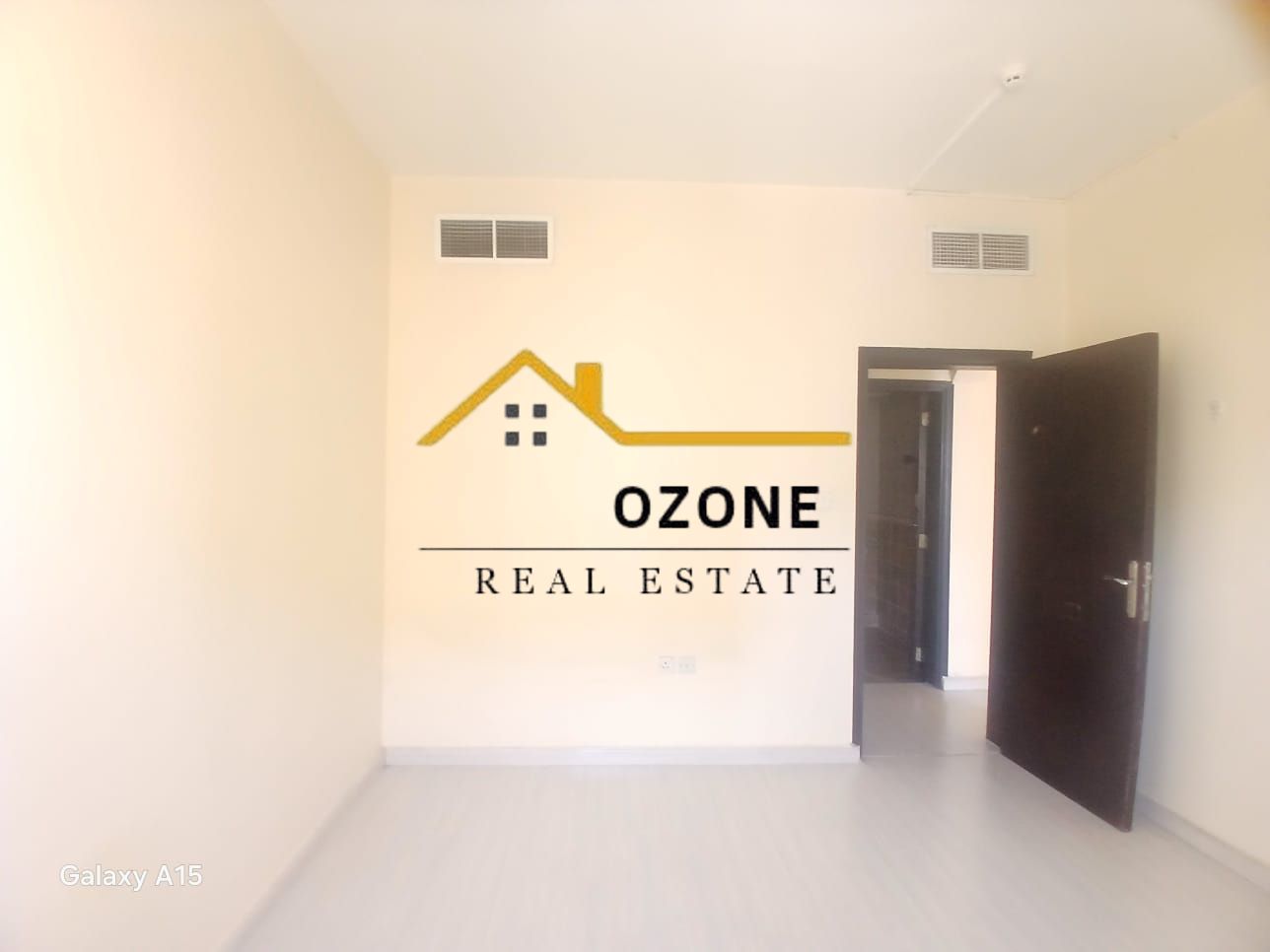 prime loction one bhk cheep price essy accces dubai