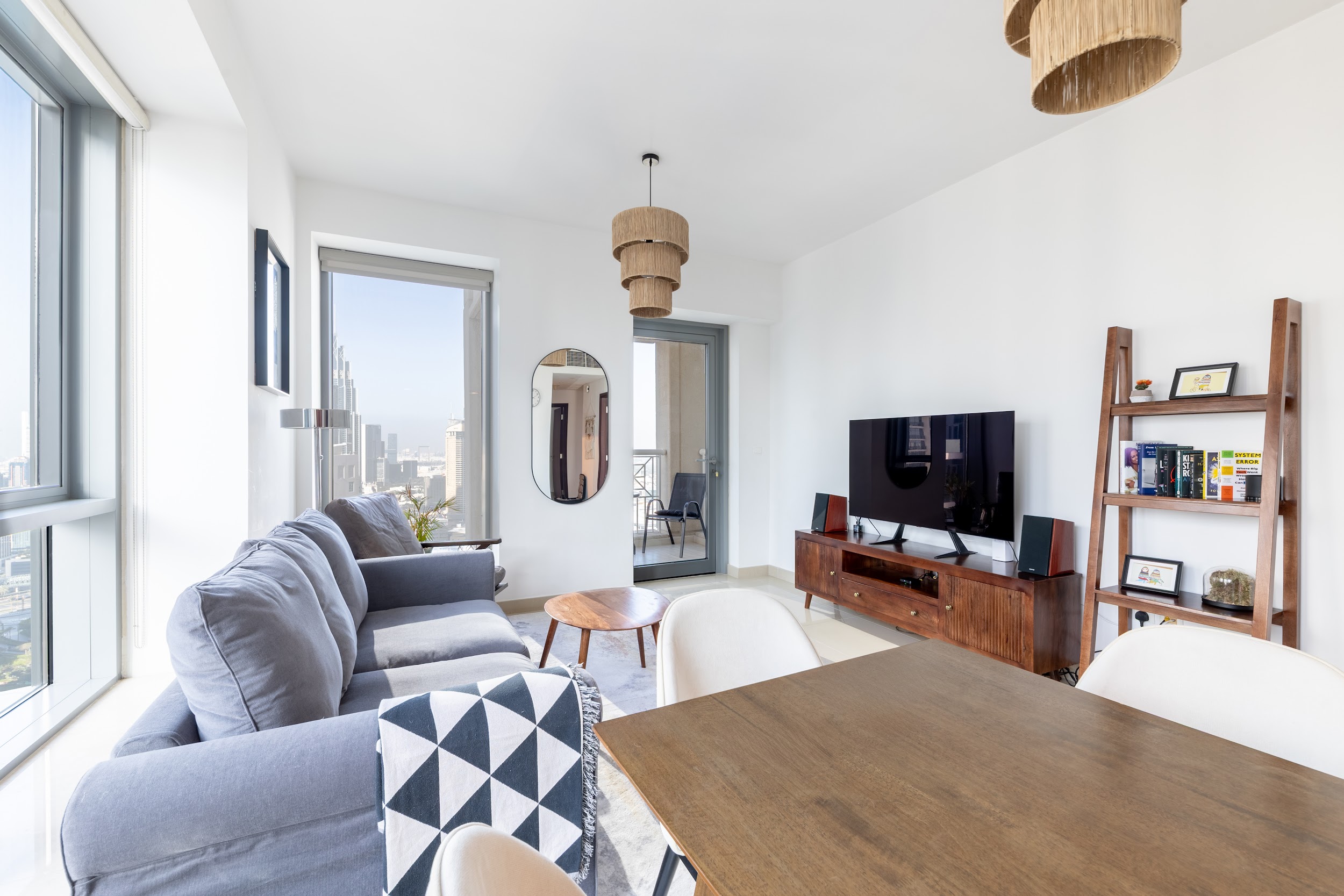 2BR Apartment with Stunning Burj Khalifa View