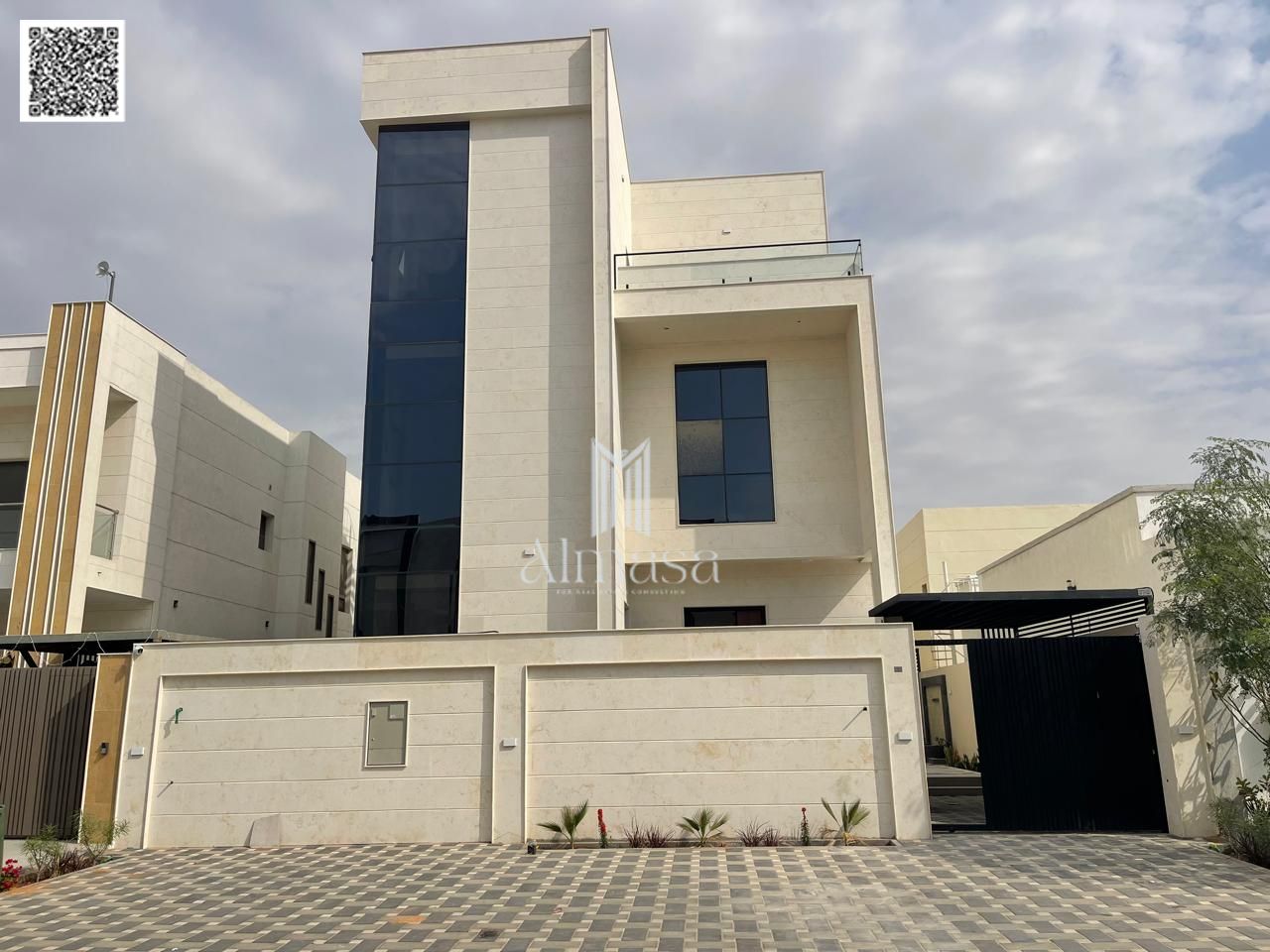 A golden opportunity to own a two-story villa with a rooftop, featuring a European design and VIP finishing, at an attractive price with a special cas