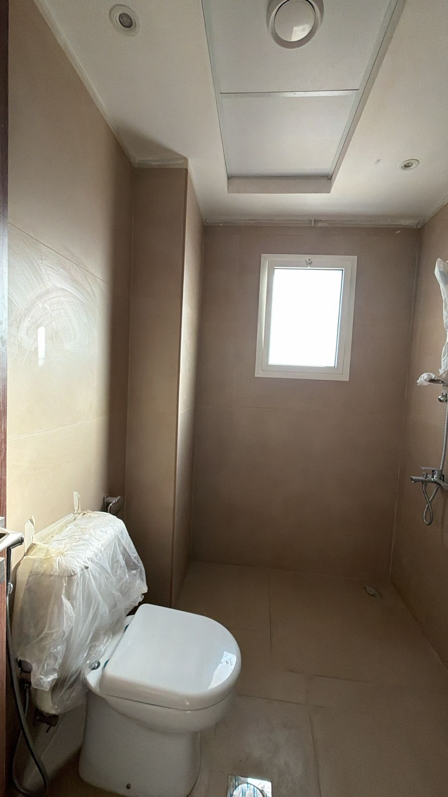 "An unmissable opportunity! Spacious apartment at a competitive rent. . . ready for immediate occupancy. " • "Best value for money. . . an ideal apartment for families in a vibrant, fully-serviced area. " "Not just an apartment, this is your dream home. . . avail