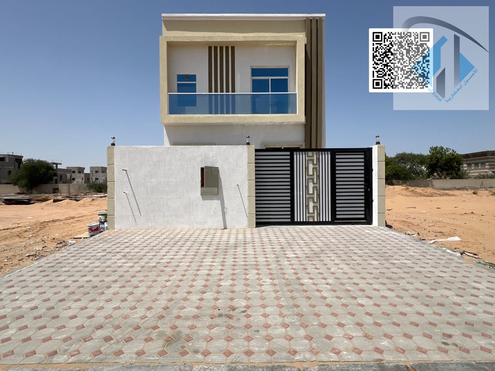 Corner villa with minimal down payment, behind services, close to the mosque, freehold for all nationalities