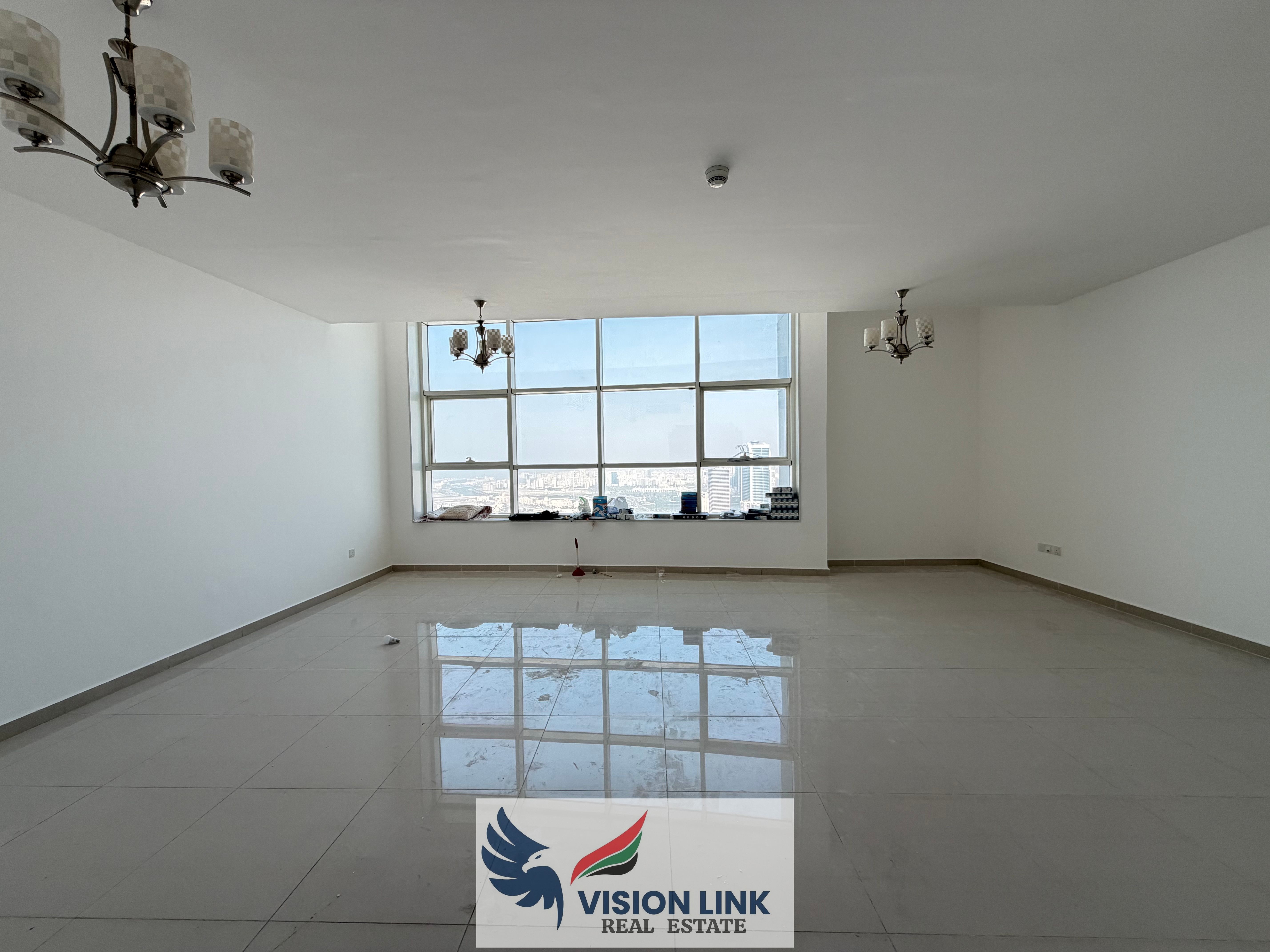 Luxury 4bhk with parking free with 2 balcony with wardrobe on prime location