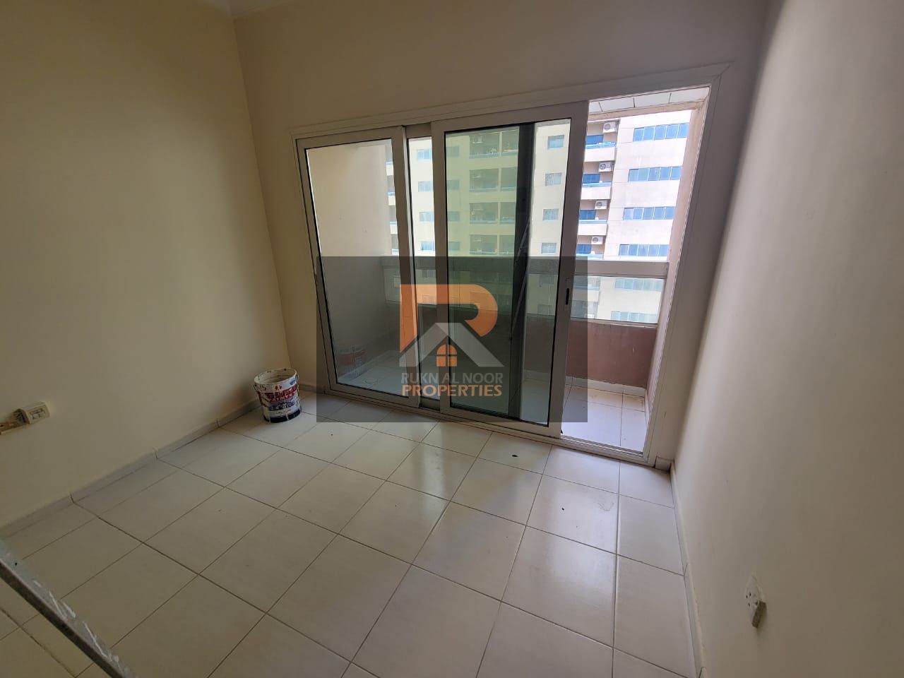 Opposite to Sahara Center ::::: Spacious 1-BHK + Balcony { Flexible Payment } Family Building - available in 38K only
