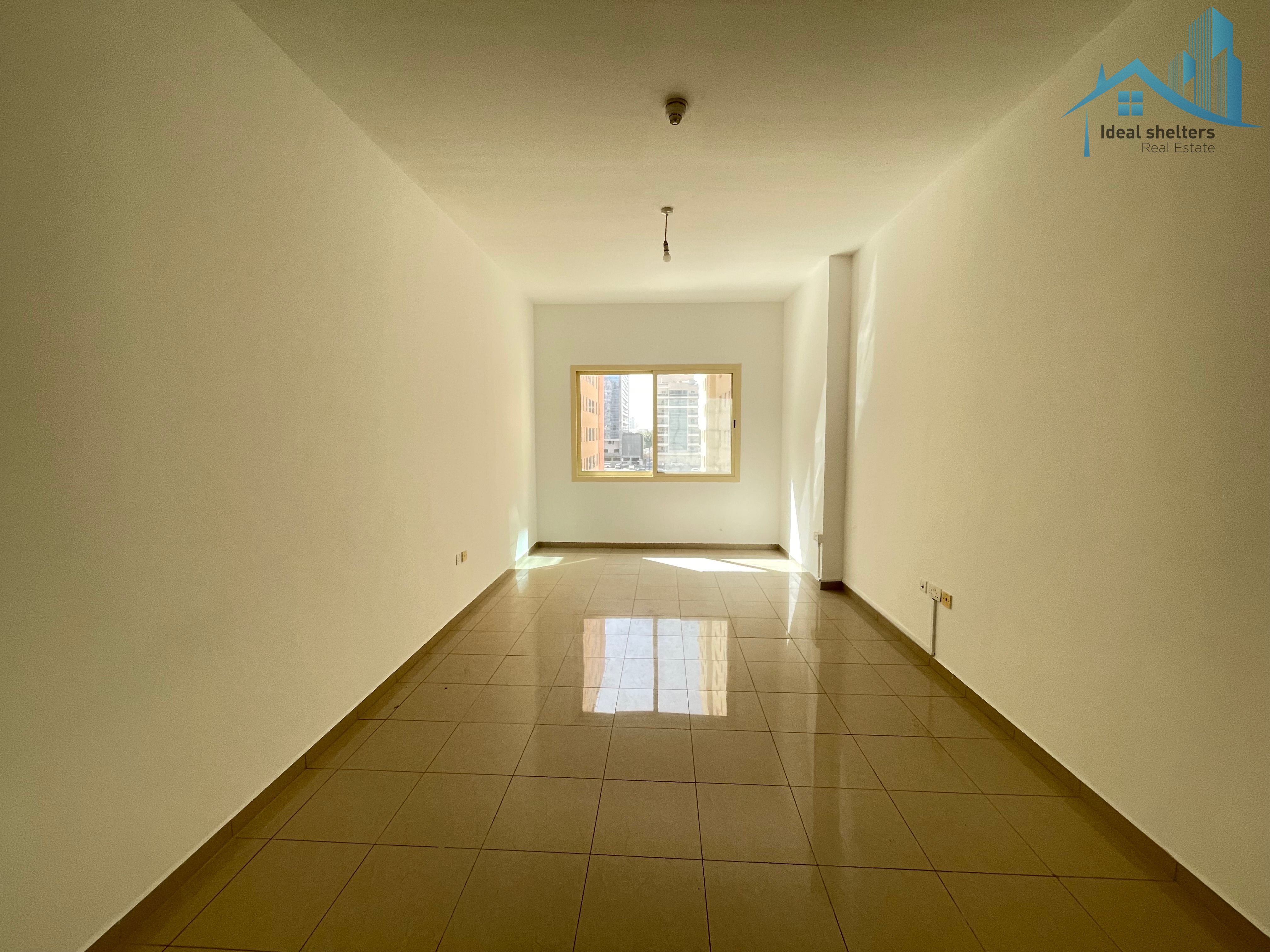 Prime Location ! Decent & Bright ! Close To Bus Stop