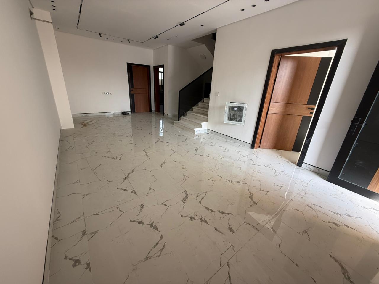 A unique opportunity to live in a townhouse with a modern design and super deluxe finishes, in a strategic location very close to Mohammed Bin Zayed R