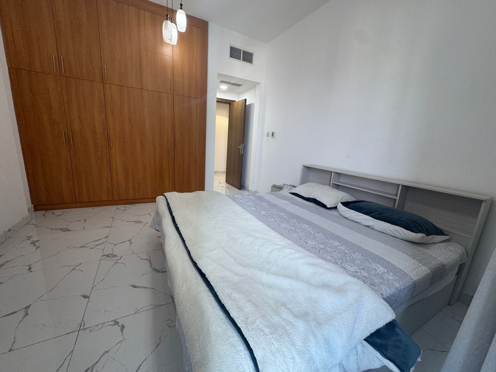 A unique opportunity to live in a prestigious tower in a strategic location in the heart of Ajman, with luxurious finishing and an open view, suitable