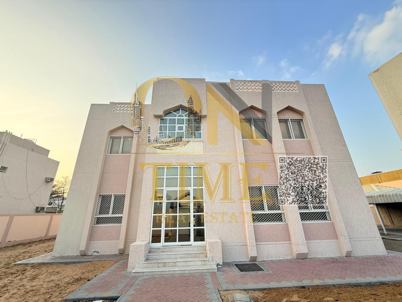 Villa / Large Area / New / Luxurious Finishing / Spacious Yard / Suitable for / Family / Majlis