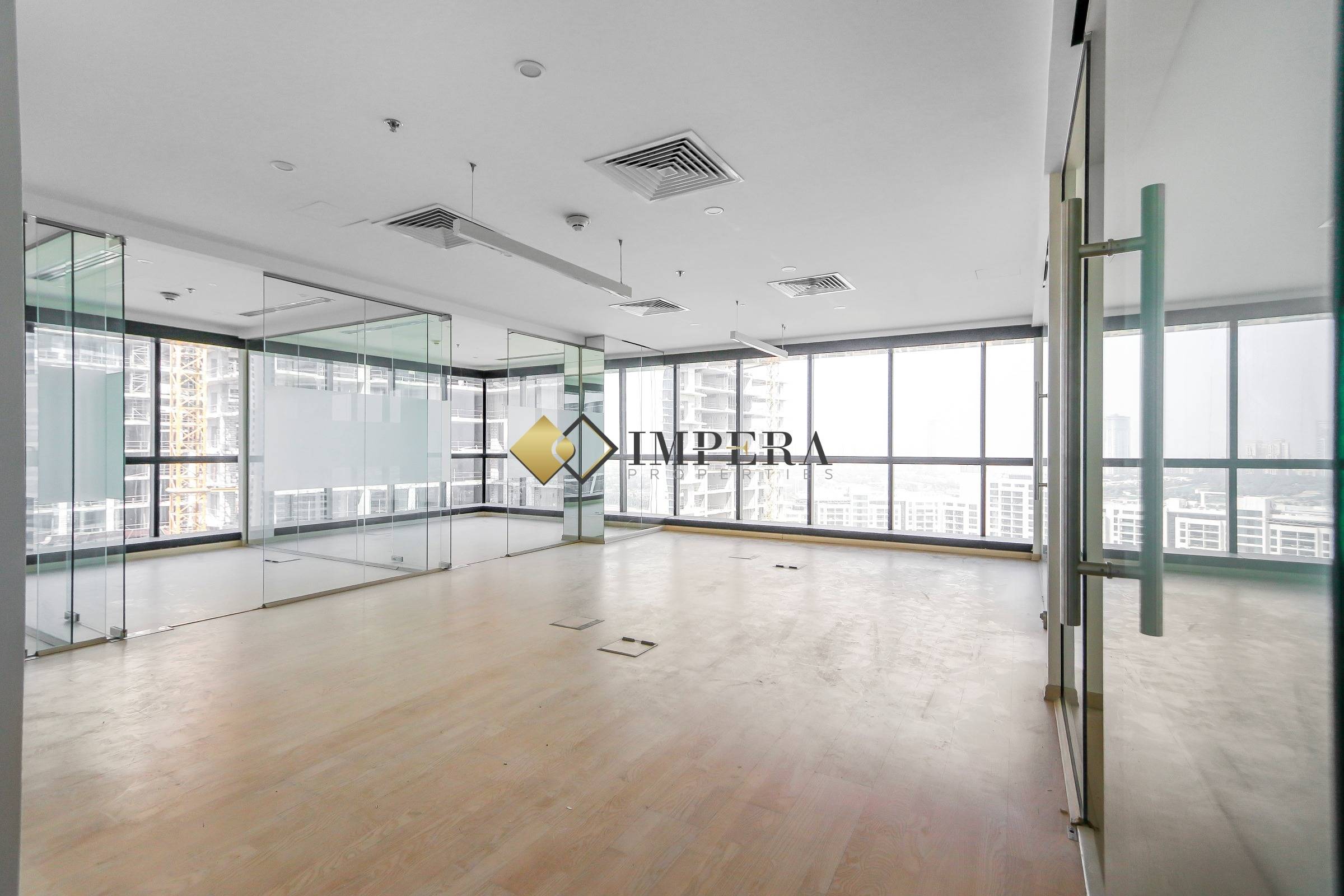 CORNER OFFICE| BRIGHT| DMCC| VACANT