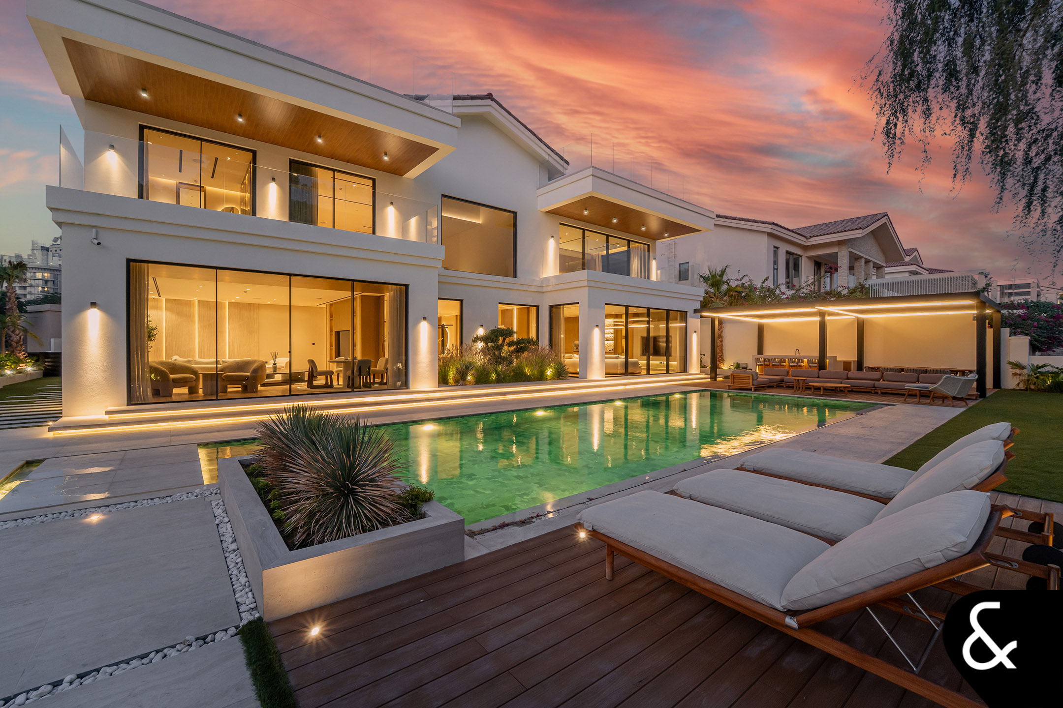 Exclusive Mansion with Wide Rear Plot and Golf View