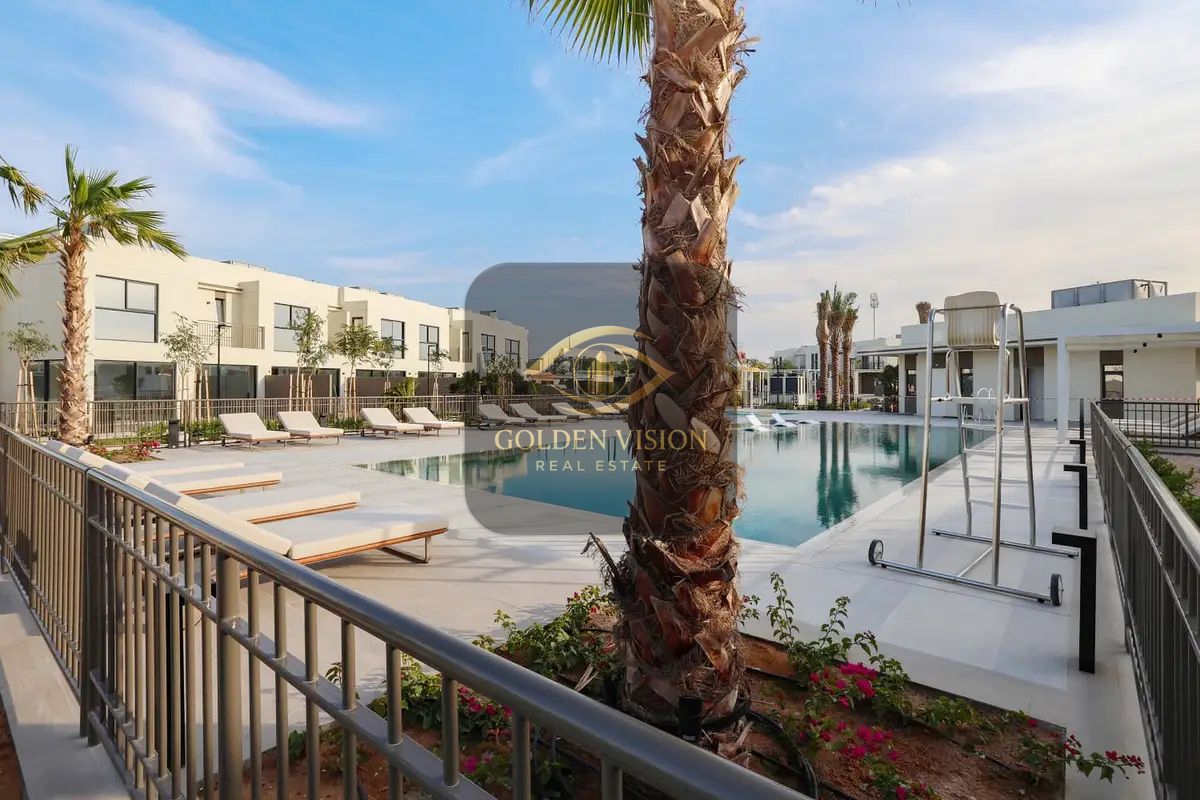 Cozy townhouse Falcon Island Luxury Life