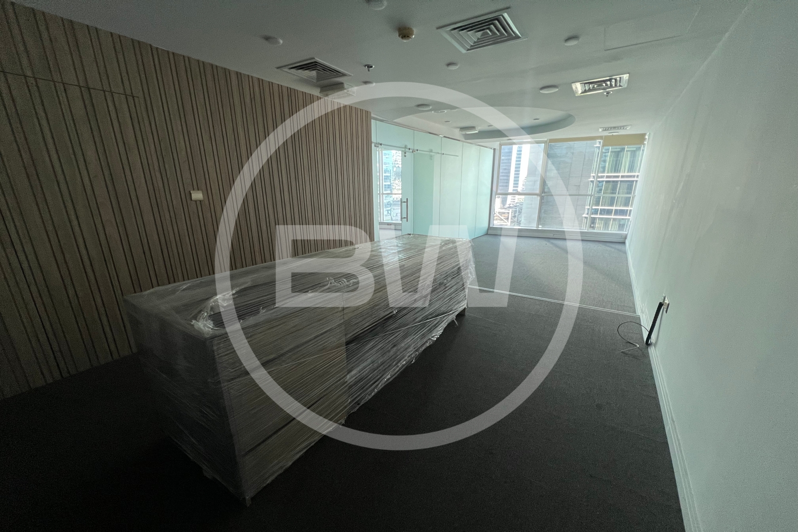 VACANT | FULLY FITTED | LAKE VIEWS | AVAILABLE