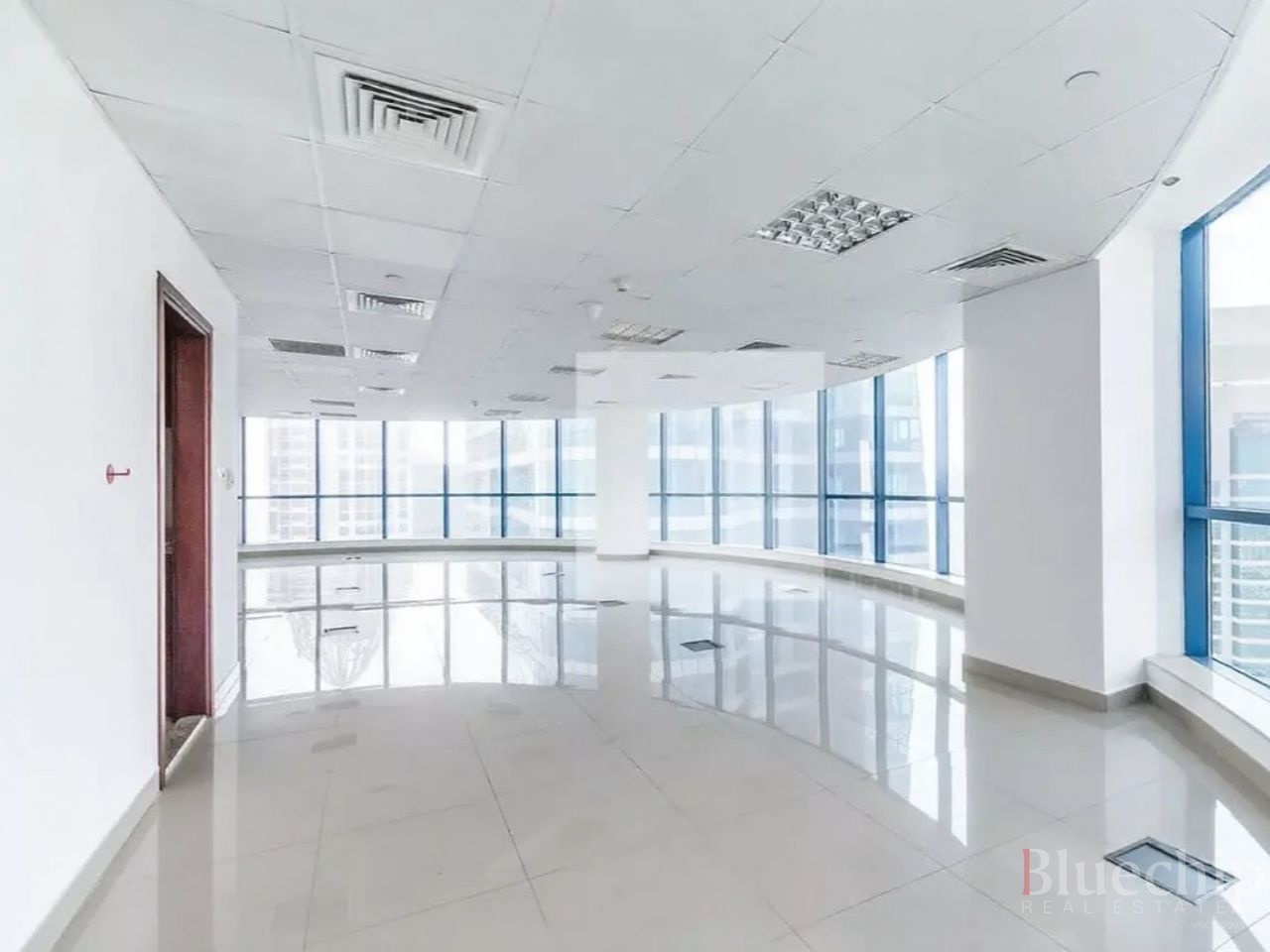 Prime Location | Fitted | Unfurnished| Vacant unit