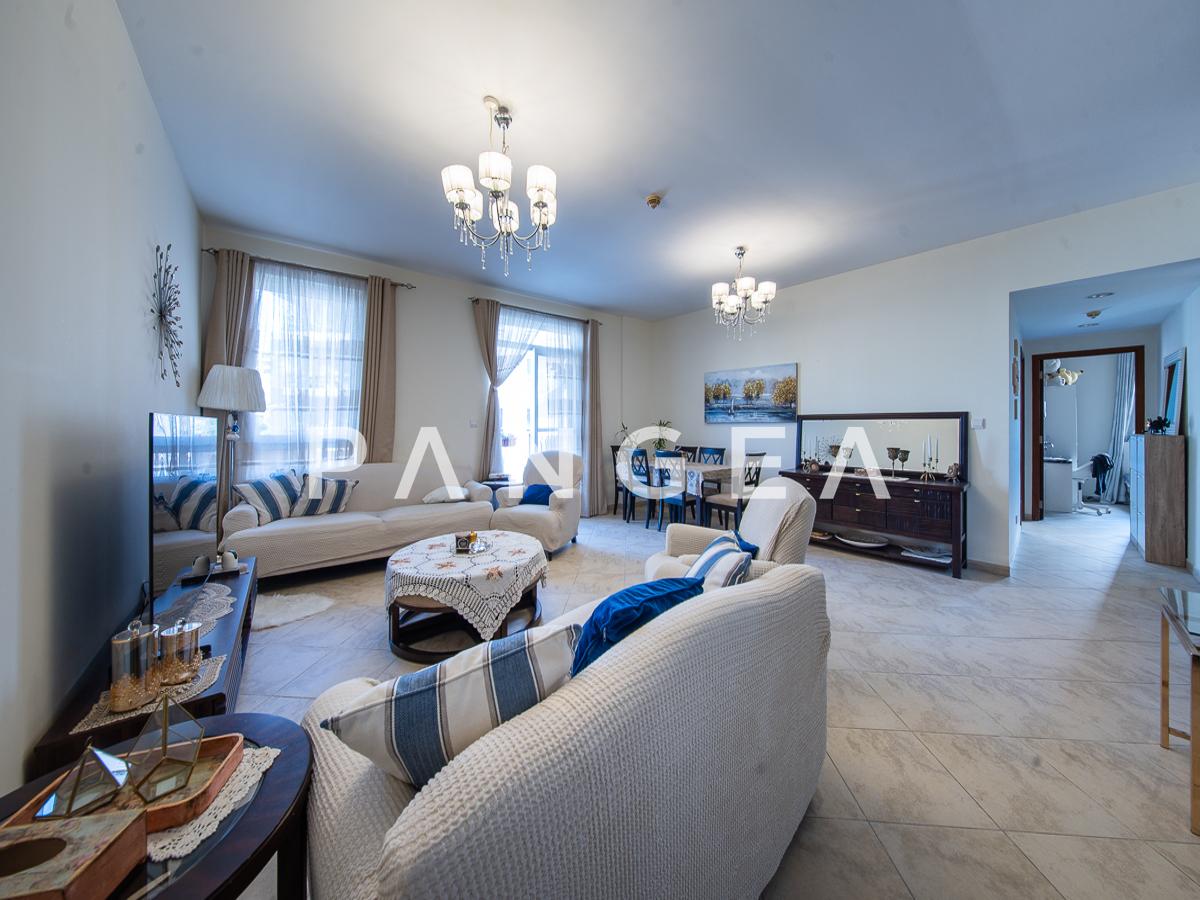 Community View | Corner Unit | Big Layout