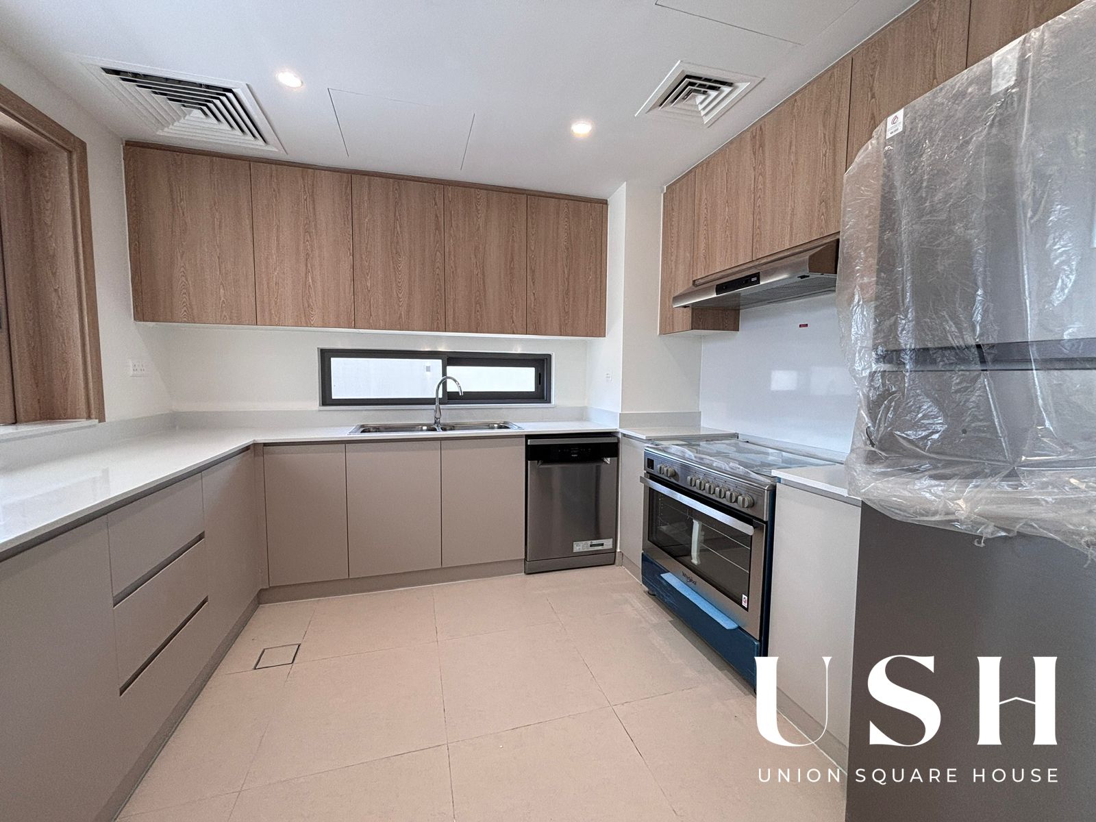 Full Garden Ready | Brand New | Closed Kitchen