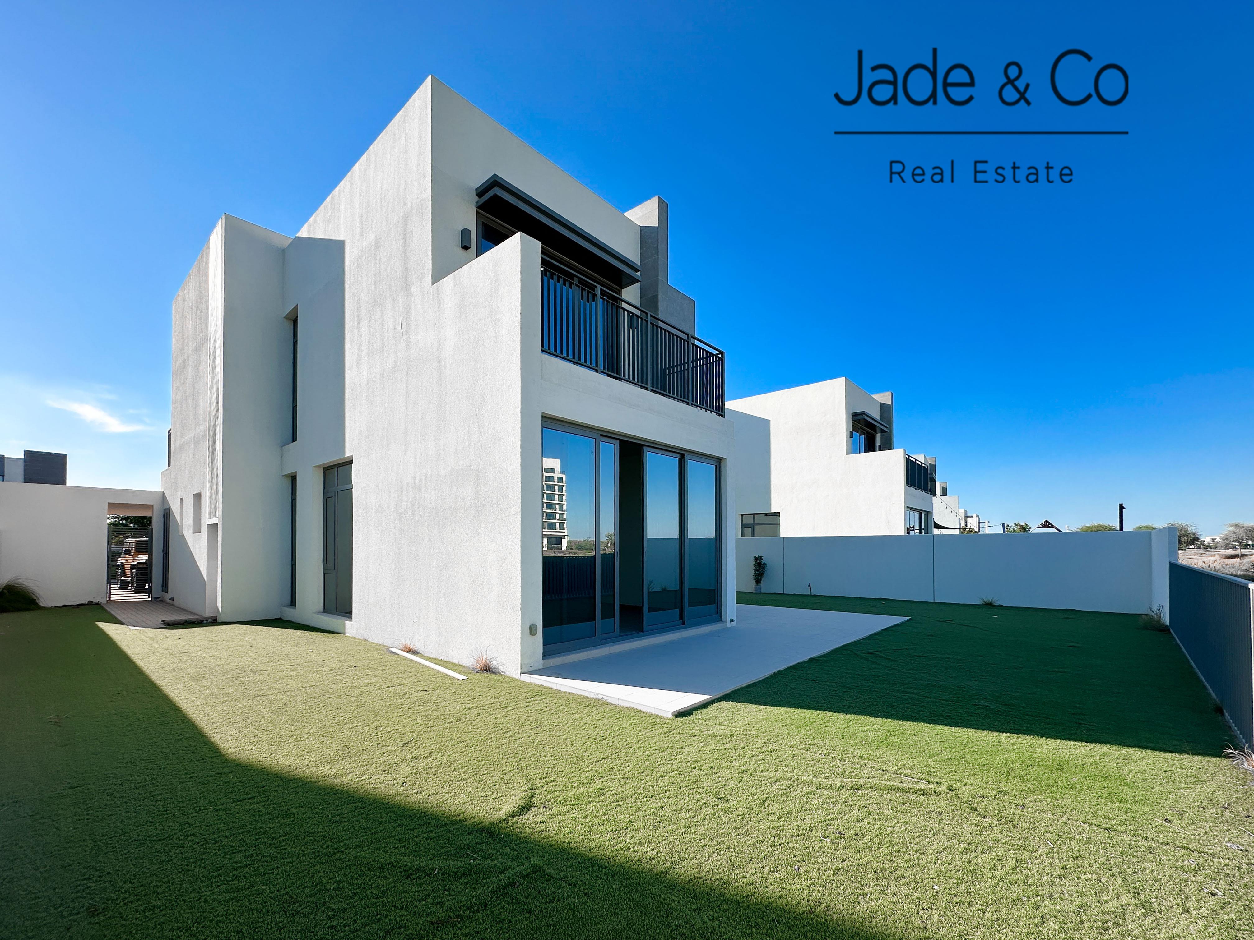 Community Expert | Golf Course View | Single Row