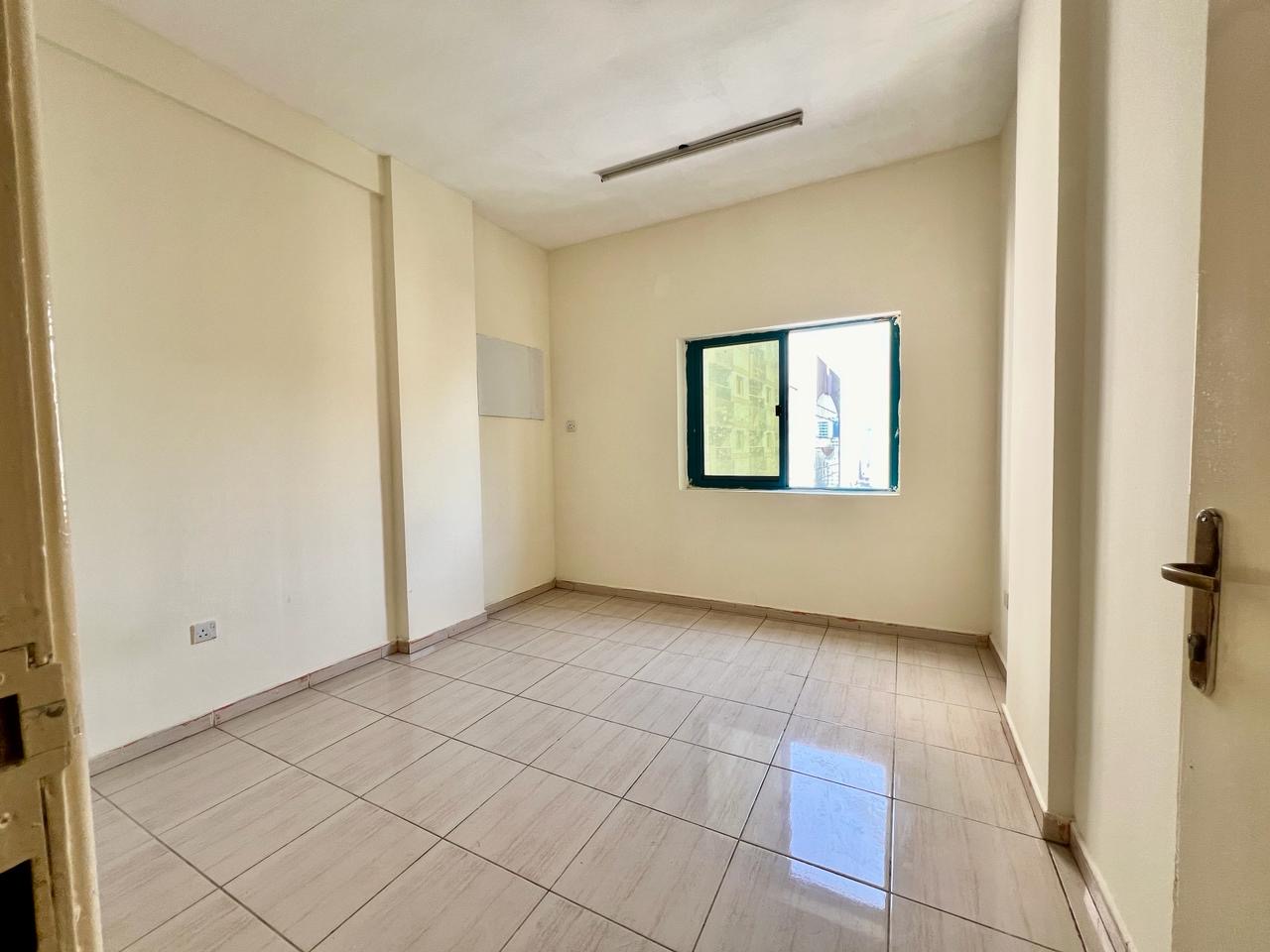 NO CASH DEPOSIT//2BHK WITH BALCONY IN CHEAPEST RENT IN JUST 30k **