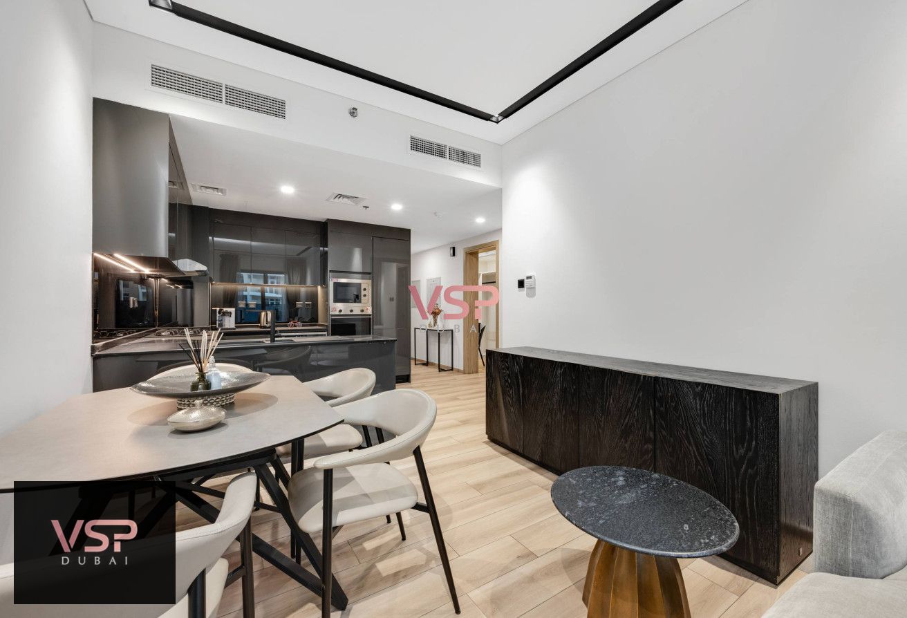 Elegant Fully Furnished, Spacious Layout