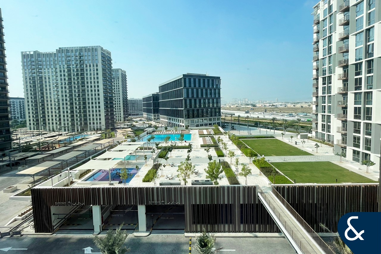 1 Bedroom | Mid Floor | Furnished | Pool View