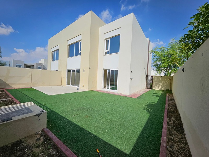 Corner Elegance | Spacious Plot | Vacant