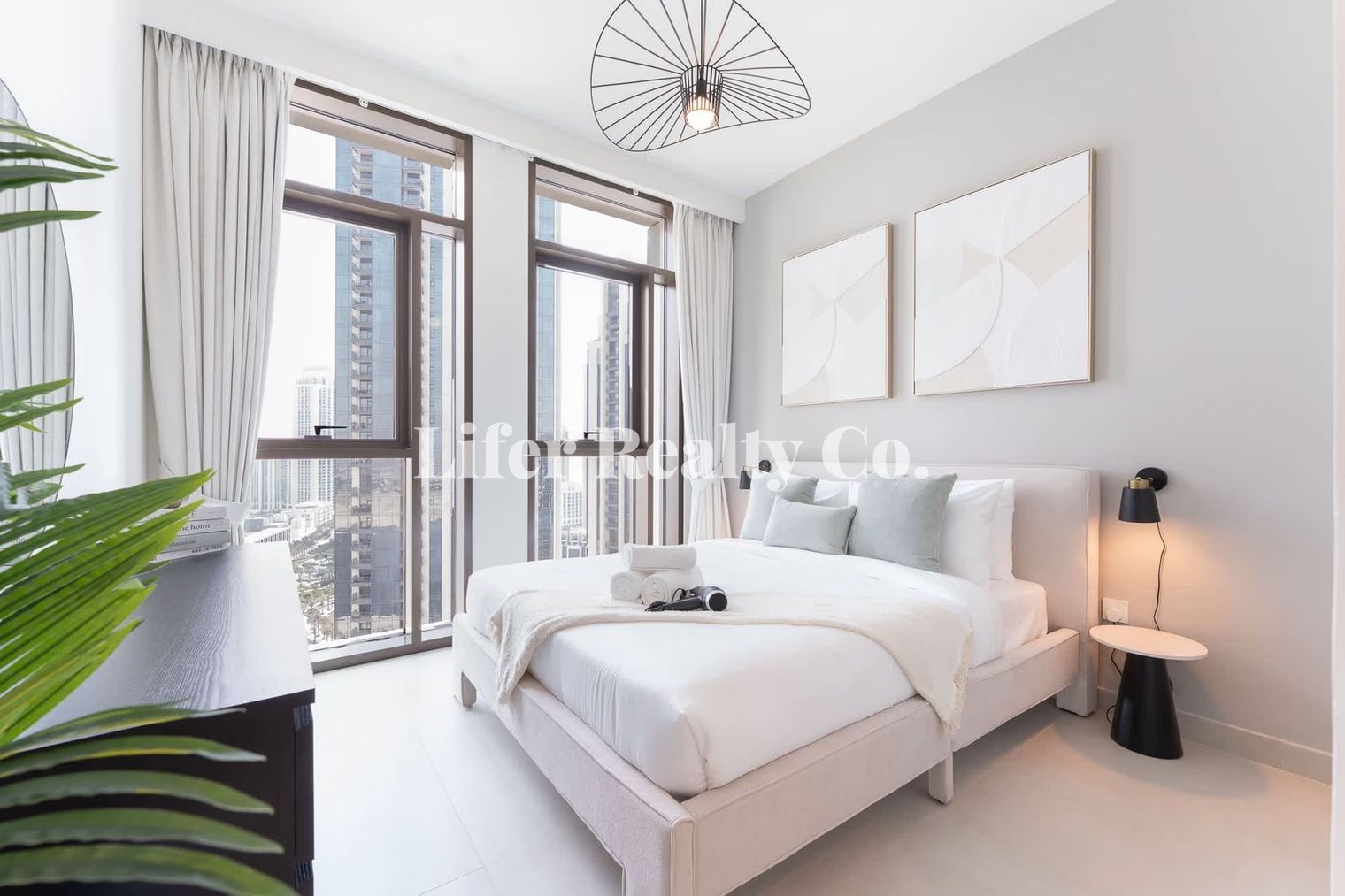 High Floor I Burj View | Nice Design | Vacant
