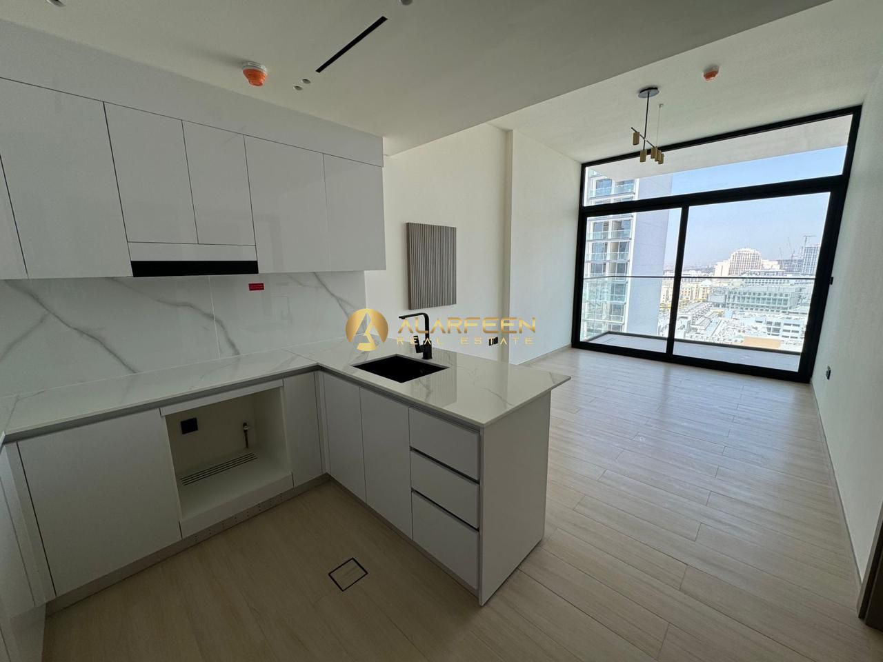 Ready To Move | Separate Laundry | Fitted Kitchen