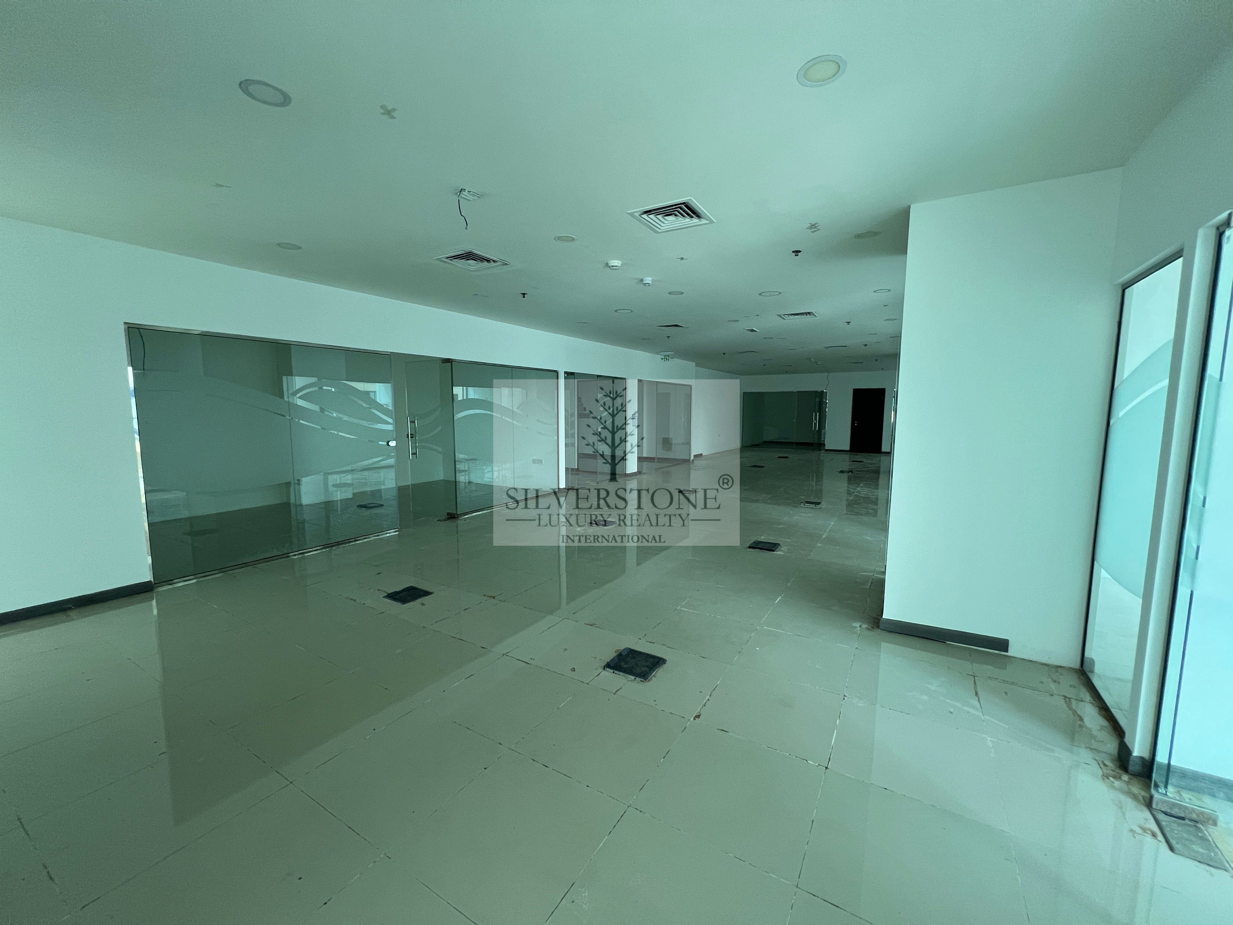 Big Layout | Corner Unit | Multiple Manager Offices