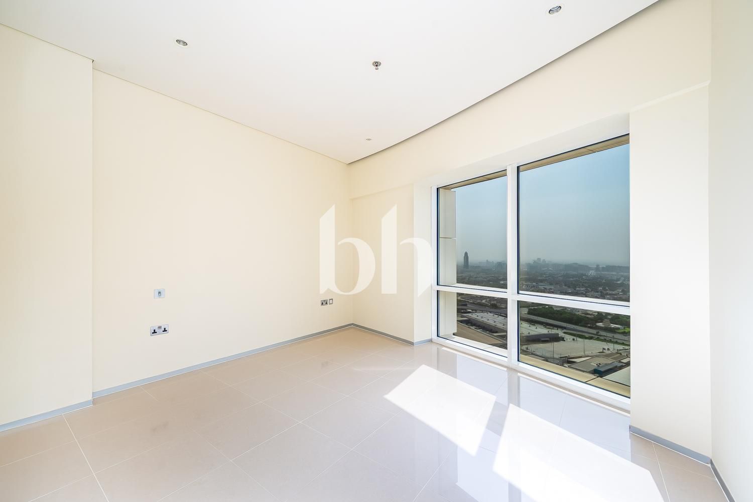Unfurnished | Move In Ready | High Floor |Spacious