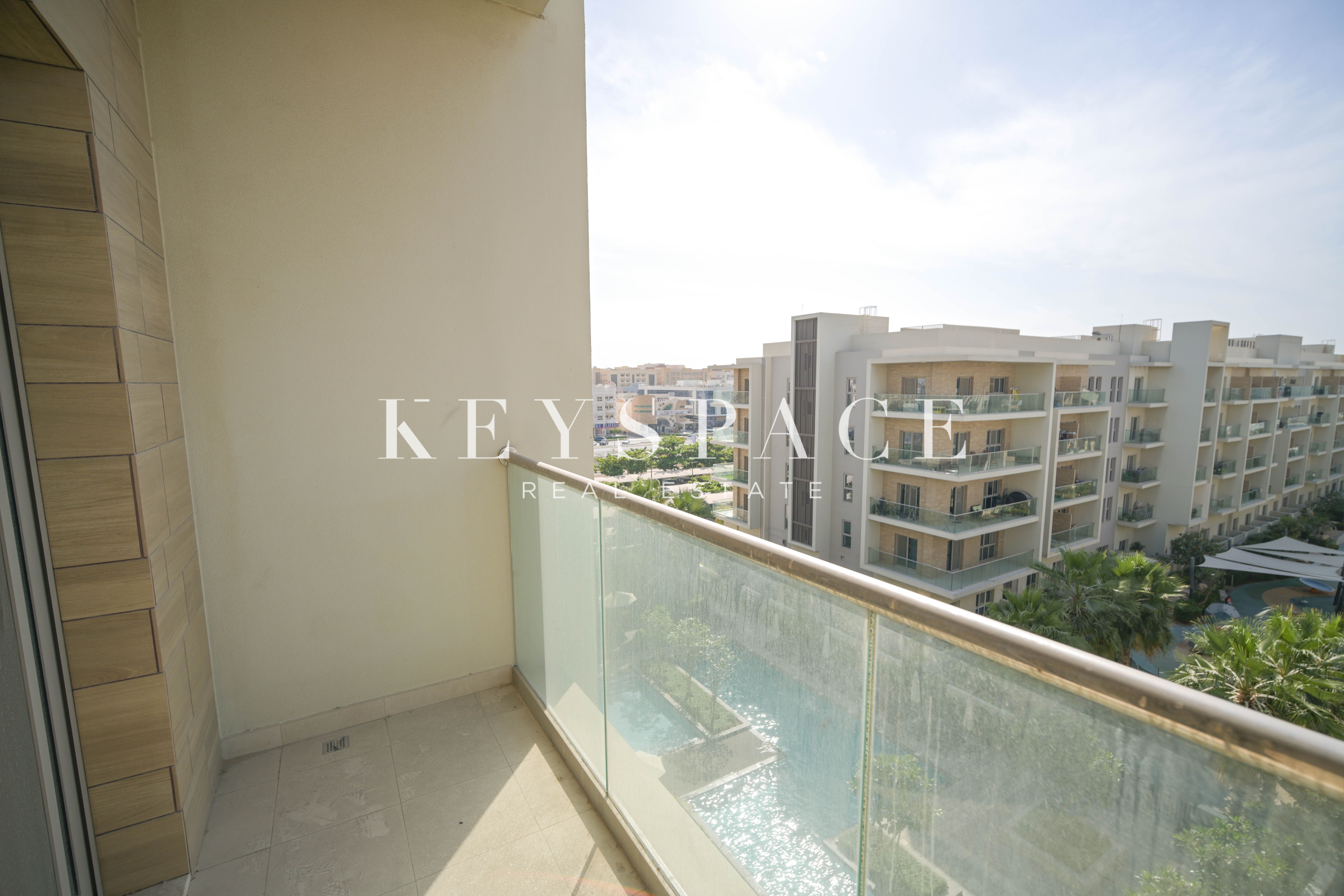 Modern Apartment Overlooking Landscaped Greenery | Resale