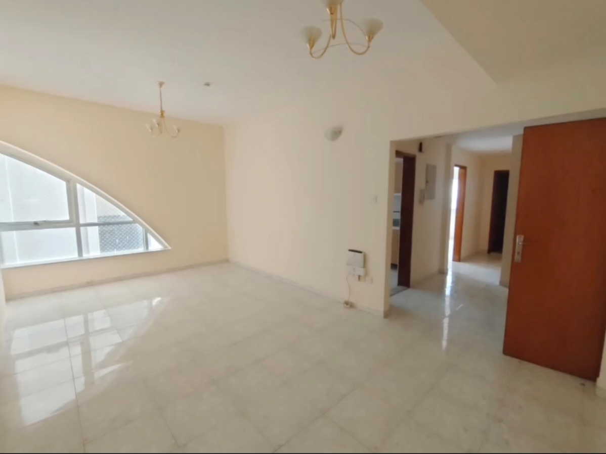 HOT OFFER 1BHK WITH CLOSE HALL*CENTRAL AC AND CENTRAL GASS*FAMILY BUILDING*RENT ONLY 33K