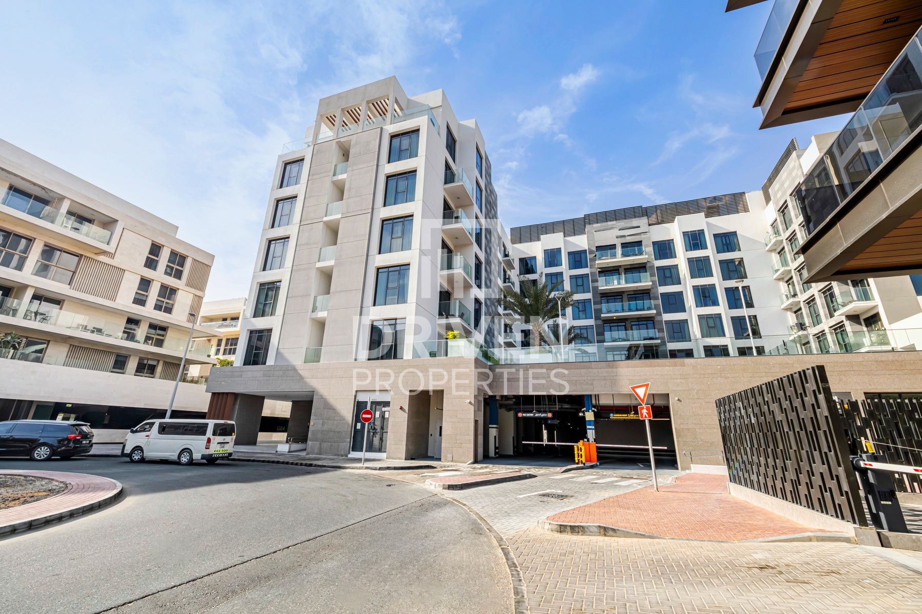 Low Floor | Prime Location | Community View