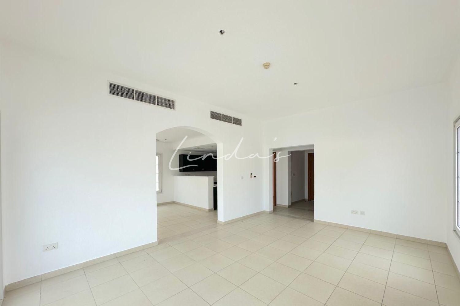 Luxurious villa |4BR+Maidroom| Vacant|More options