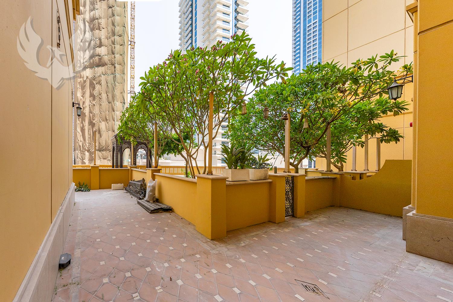 Stunning Duplex | Private Garden | Vacant
