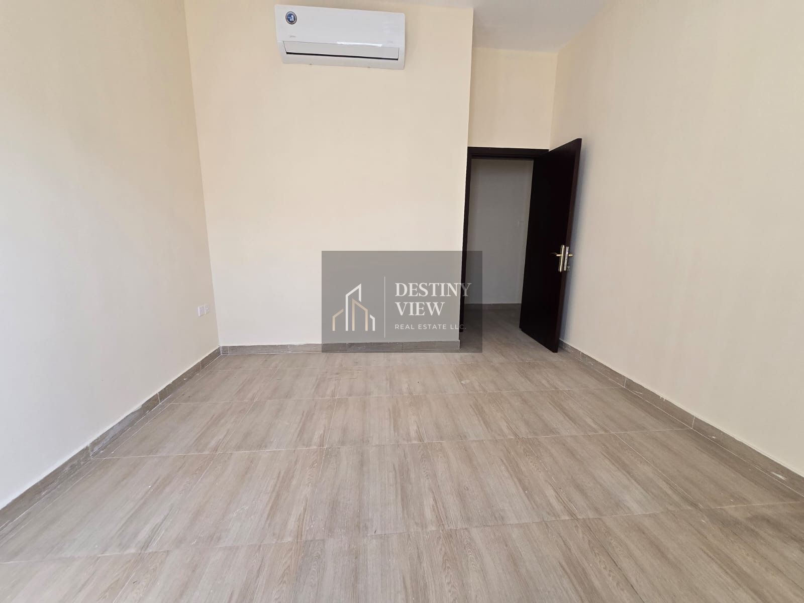 Spacious 1BHK with Terrace | 950 Sqft | Al Hoshi | 40K