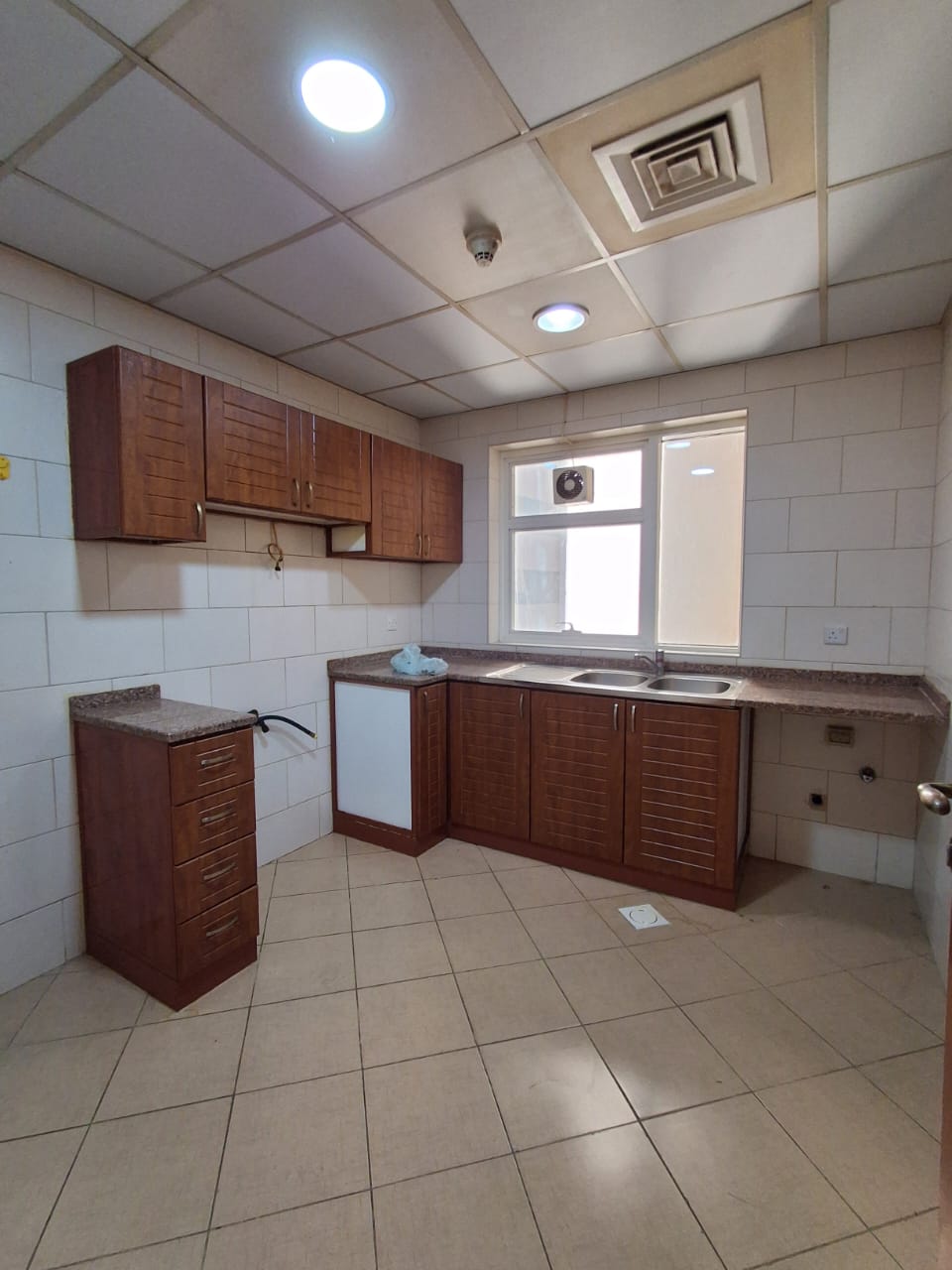 Spacious 1 Bedroom Hall Available 2 washroom in Just 40K Close to Dubai Border, Al Nahda SharjahCall Mr. hafiz For Further details