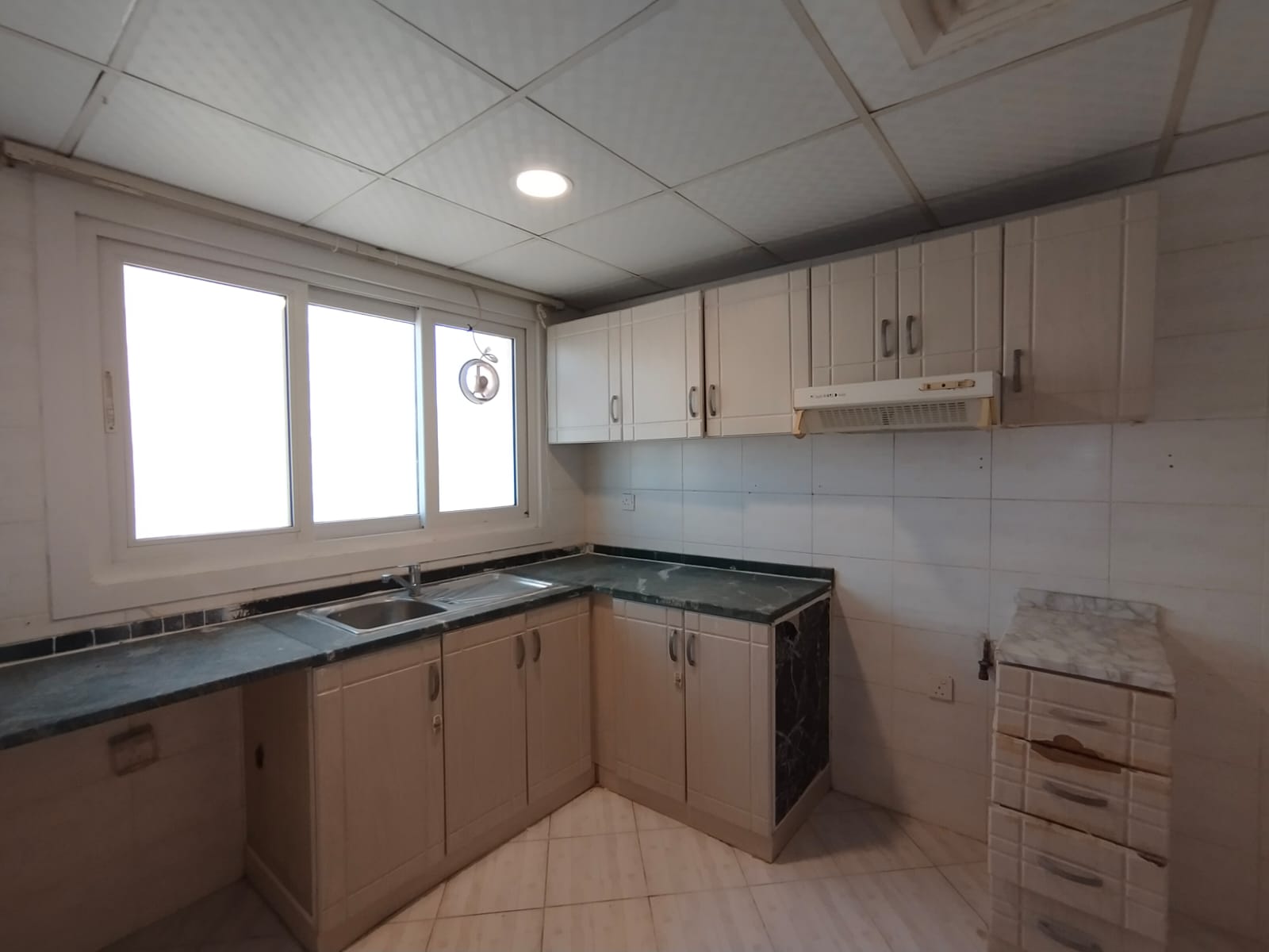 Best offer 1bhk with fully family buidling just in 35k near kfc shj call umair.