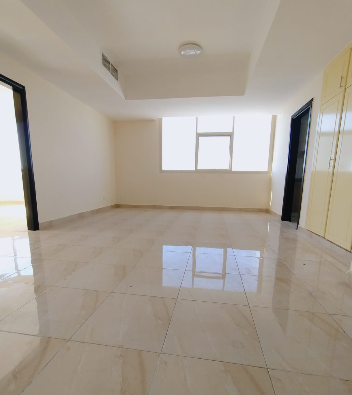 Parking free 2bhk with two full washroom just in 45k near nahda park shj call Umair