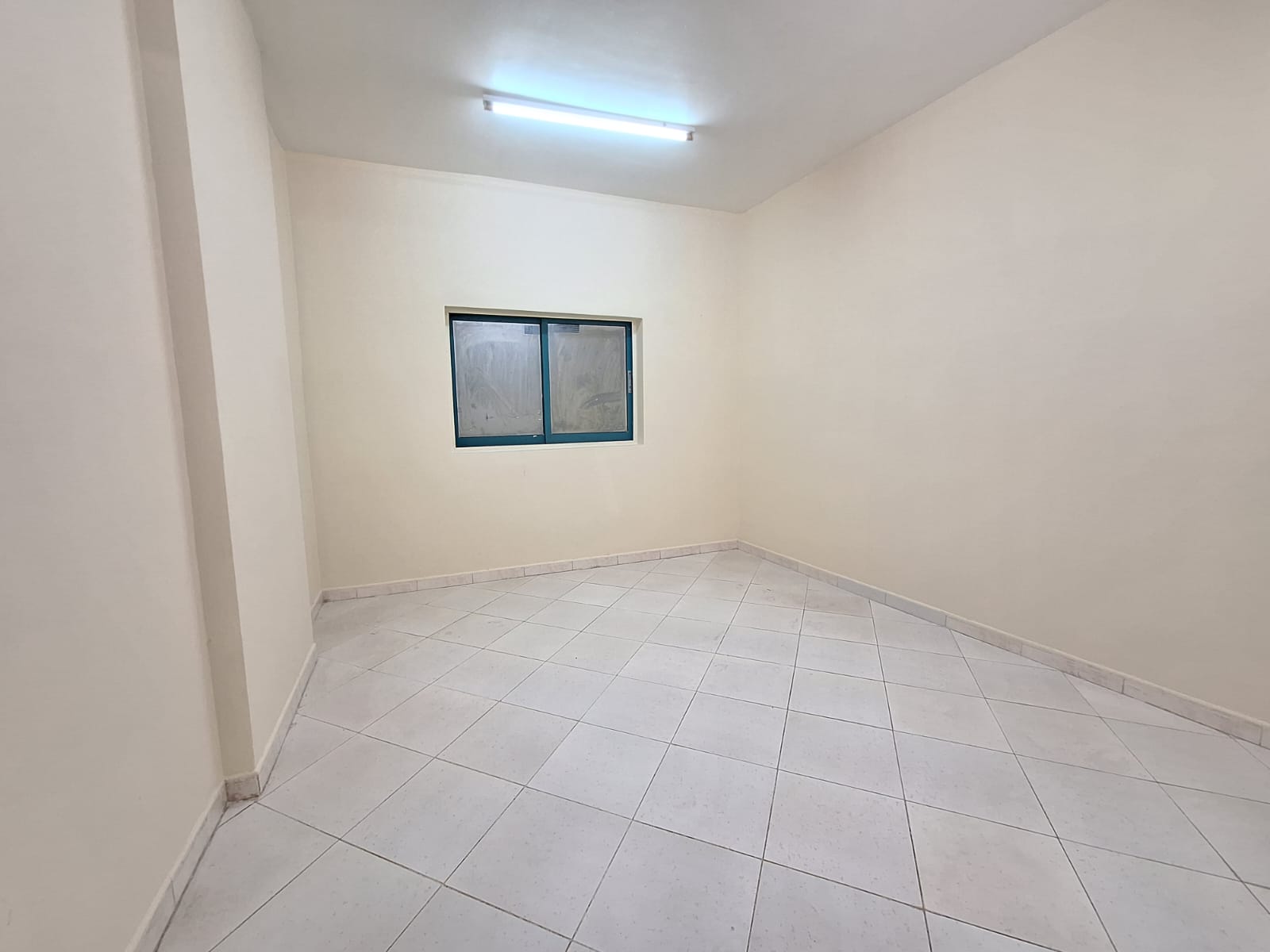 Spacious1 Bedroom Hall Available in just 35K Close to Dubai Border , Al Nahda Sharjah Call Azam
