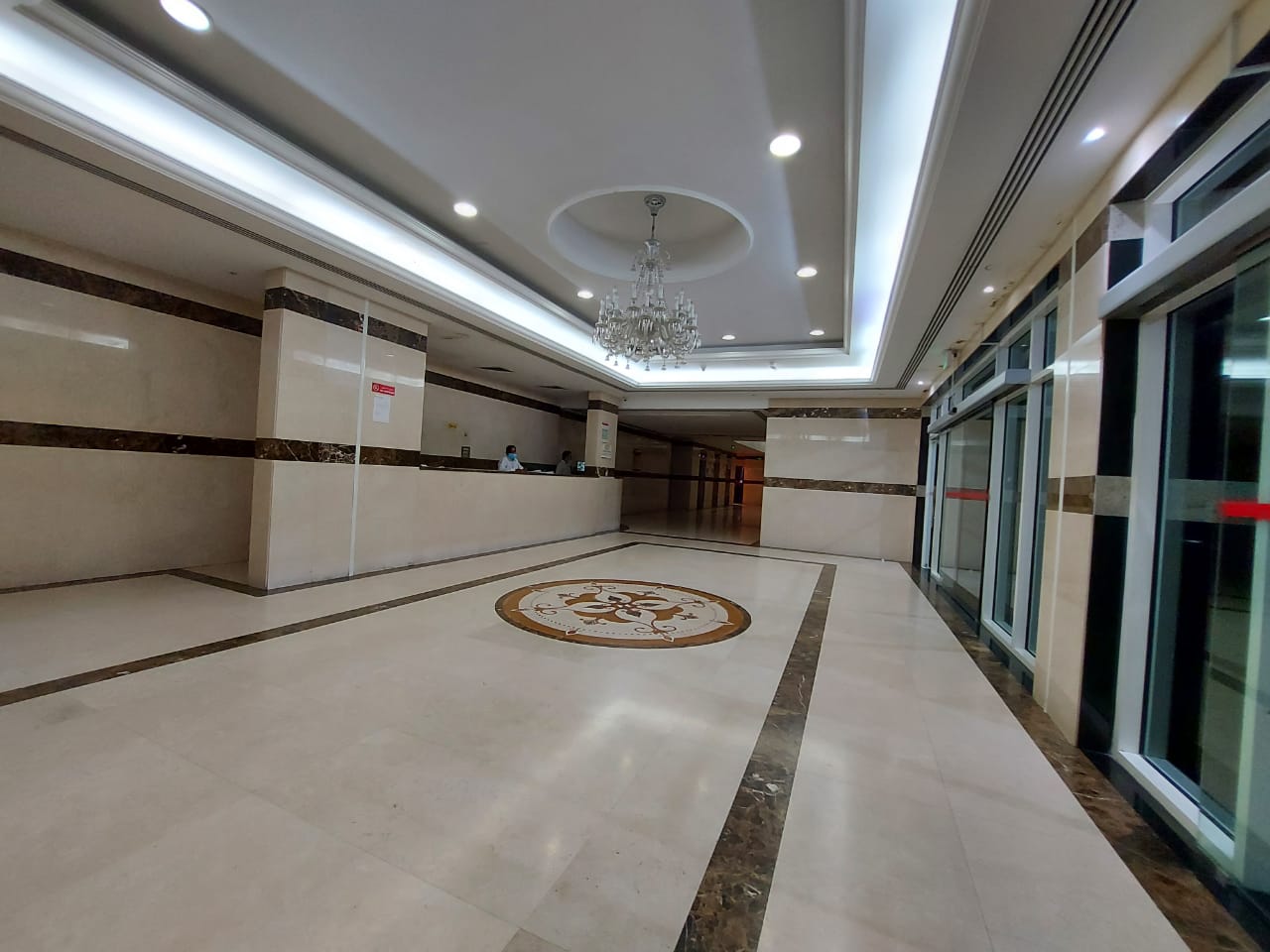 Hot offer fully family building 1bhk with balcony just 38k call salman