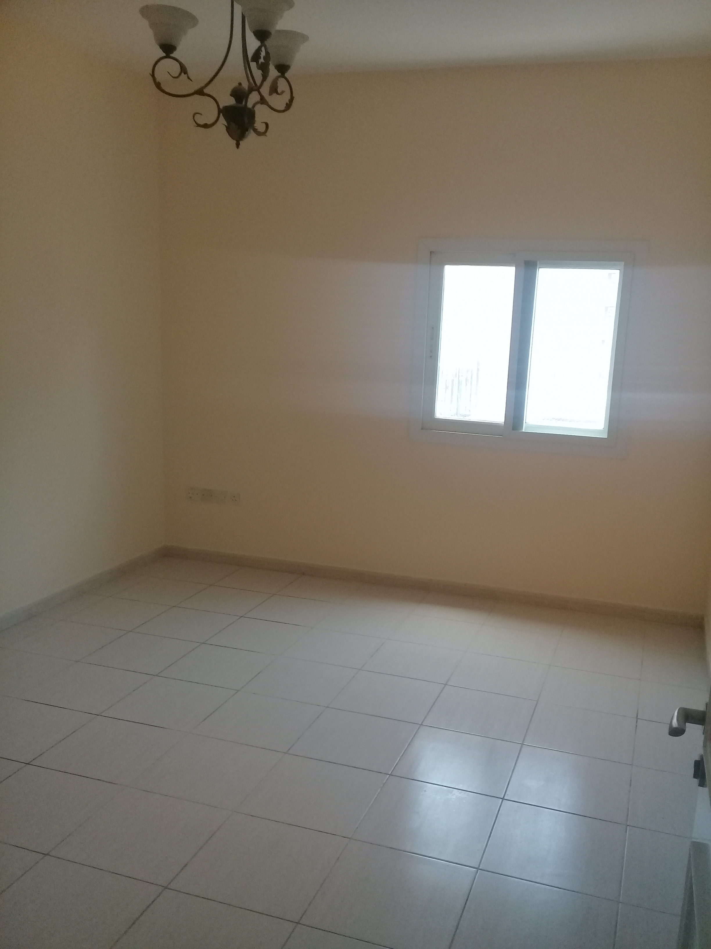 fully family building good apartment 1bhk with balcony easy to dubai exit just 36k al nahda sharjah
