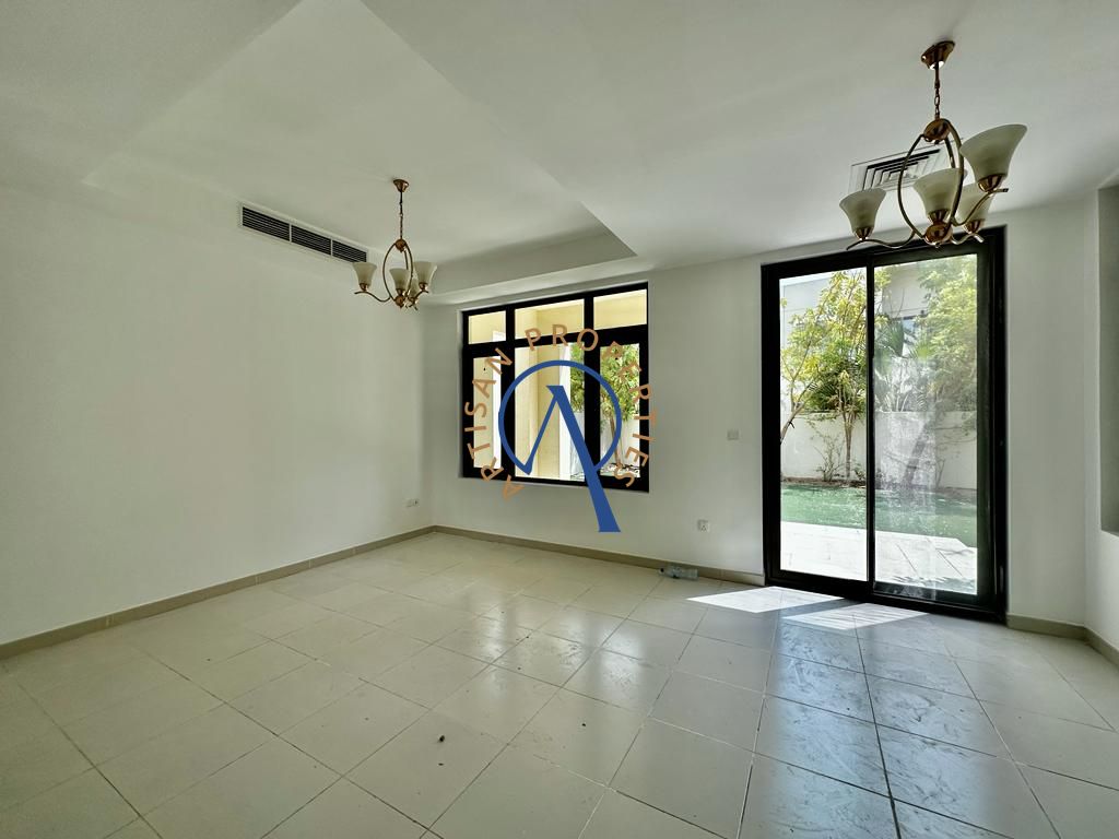 SPACIOUS BACKYARD | MAID ROOM | CLOSE KITCHEN