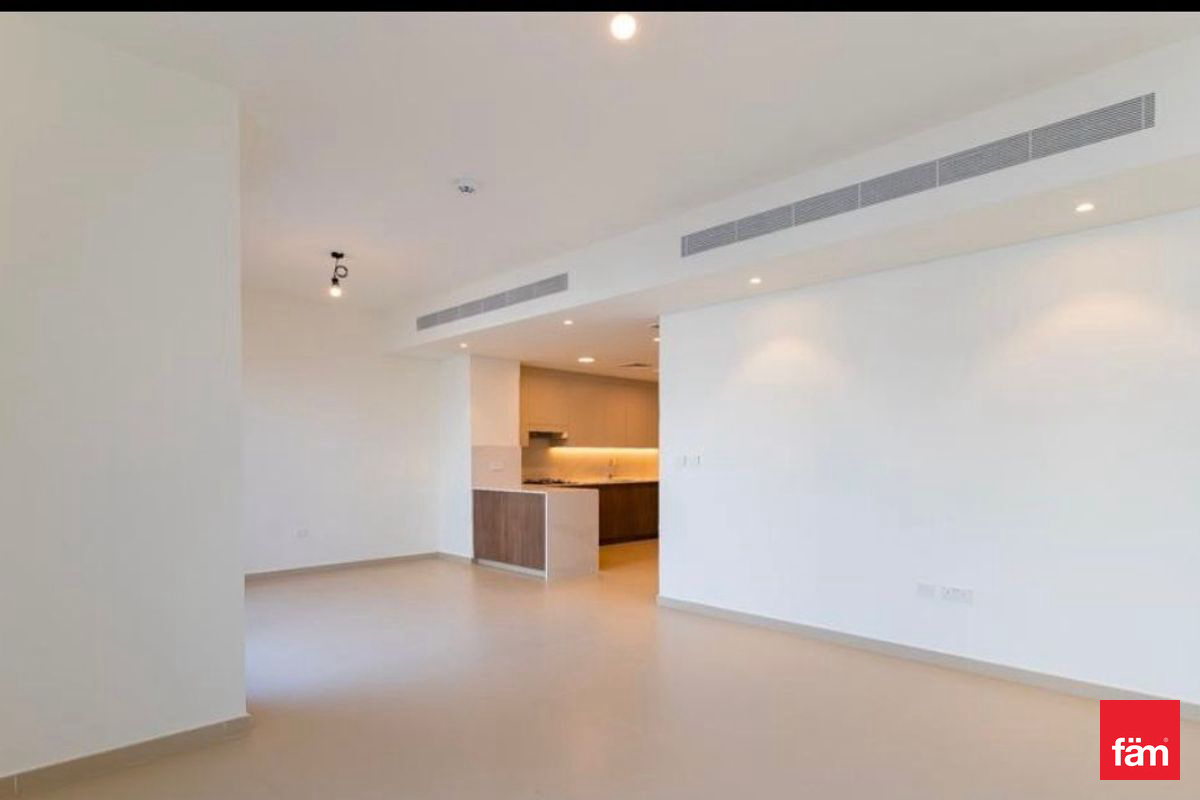 Mid Unit | Ready To Move | Prime Location