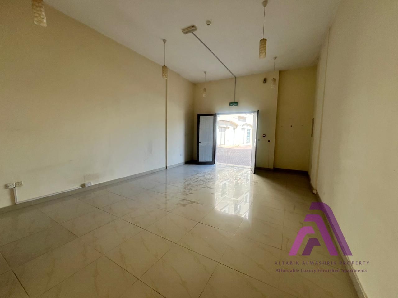 Business-Ready Shop | Direct Parking Access, 527 Sq. Ft. | Russia Cluster | International City