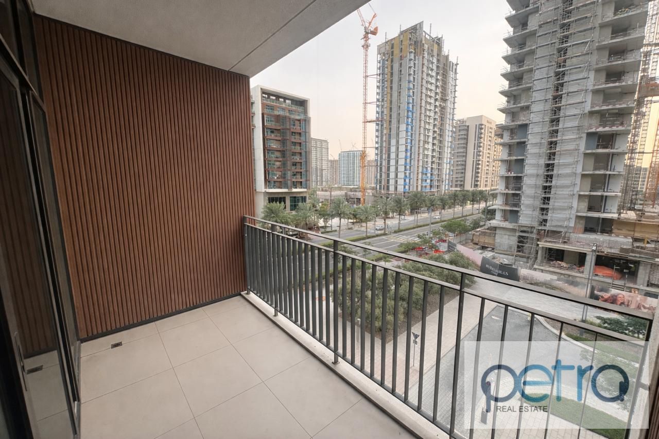 Bright 1 bedroom- Park Point- Ready to move