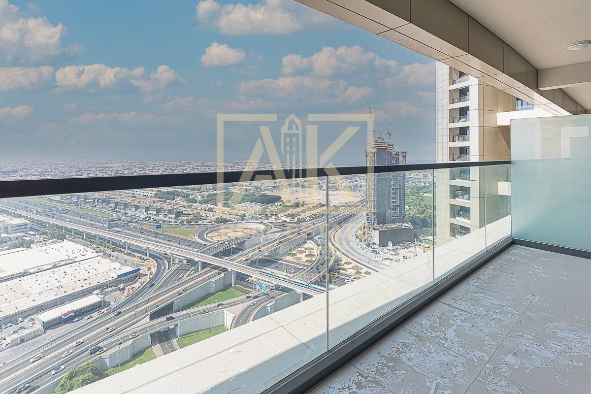 Semi Furnished | High Floor | Prime Location