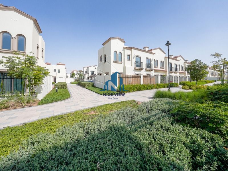 √ 4BR+M+D | Corner Single Row |